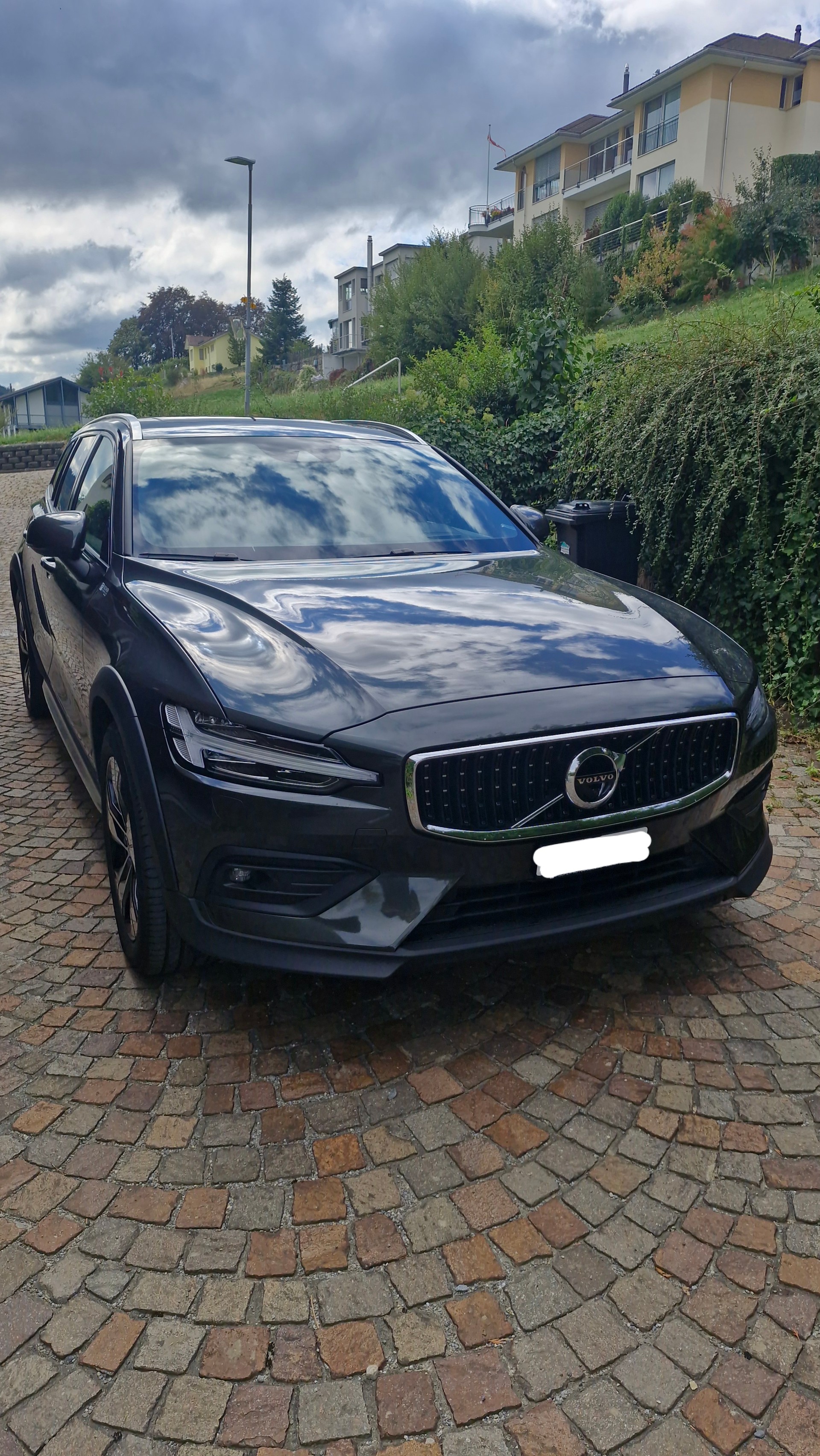 VOLVO 2.0 B4 AWD