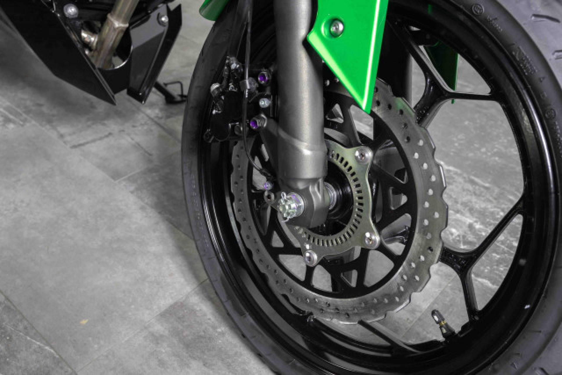 KAWASAKI Z 125-image-3
