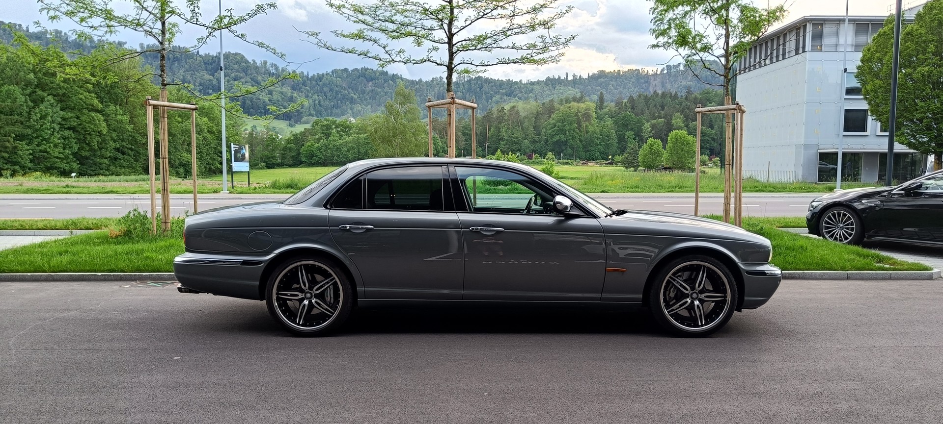 JAGUAR XJR 4.2 V8 S/C-image-1