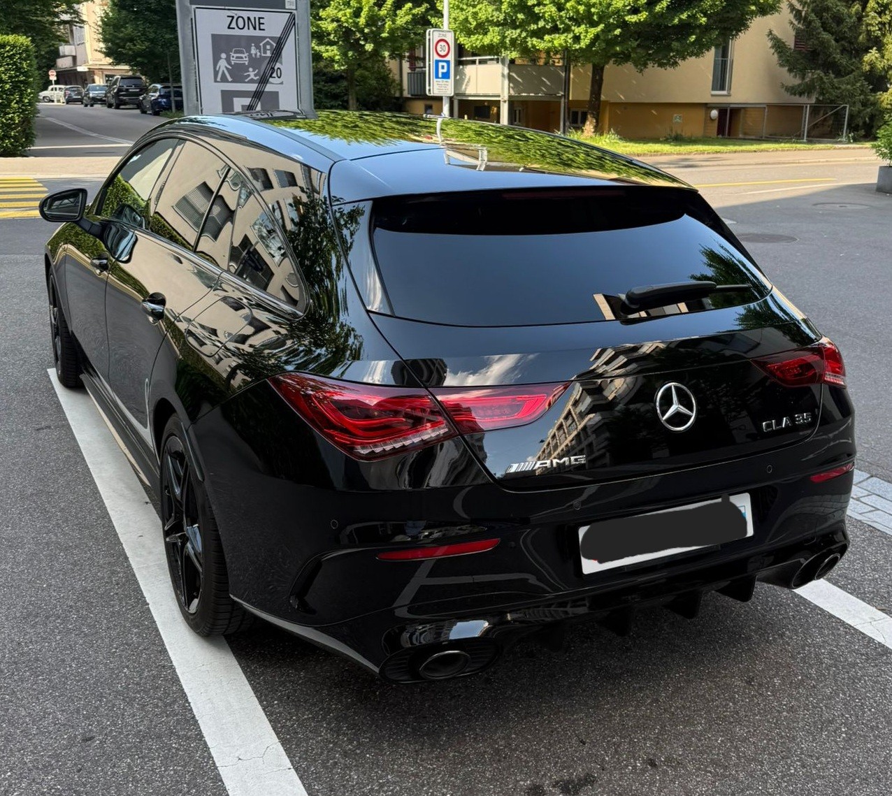 MERCEDES-BENZ CLA Shooting Brake 35 AMG 4Matic 7G-DCT-image-2