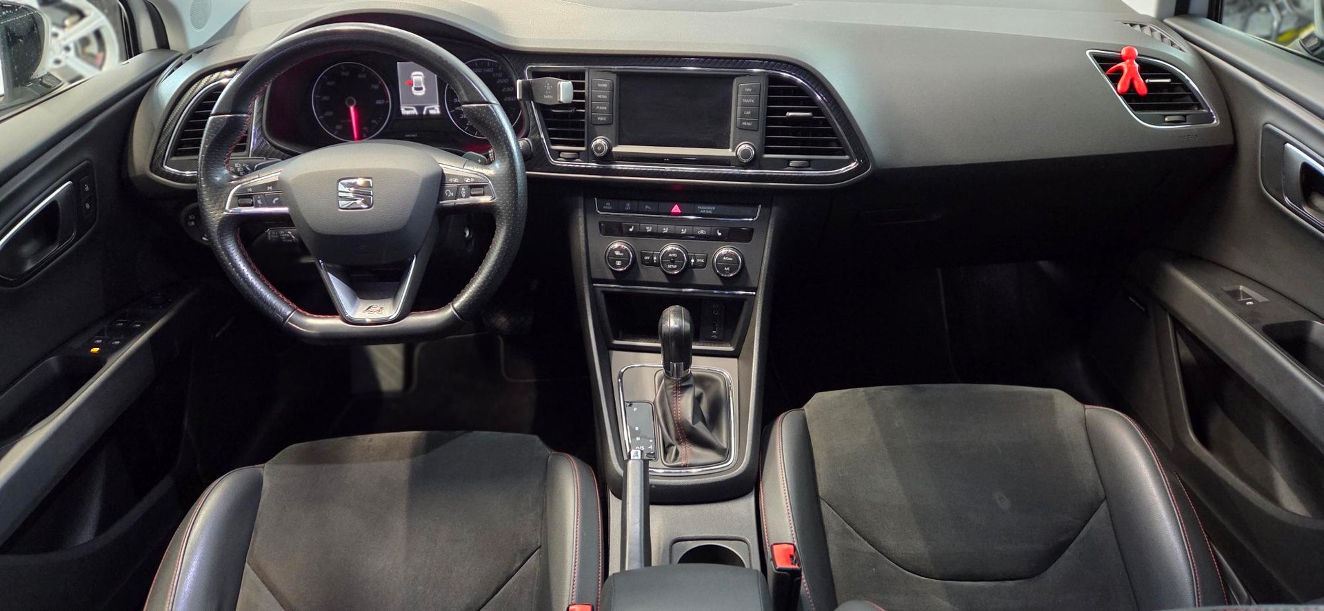 SEAT Leon 1.4 TSI Swiss FR-Evolution DSG-image-5