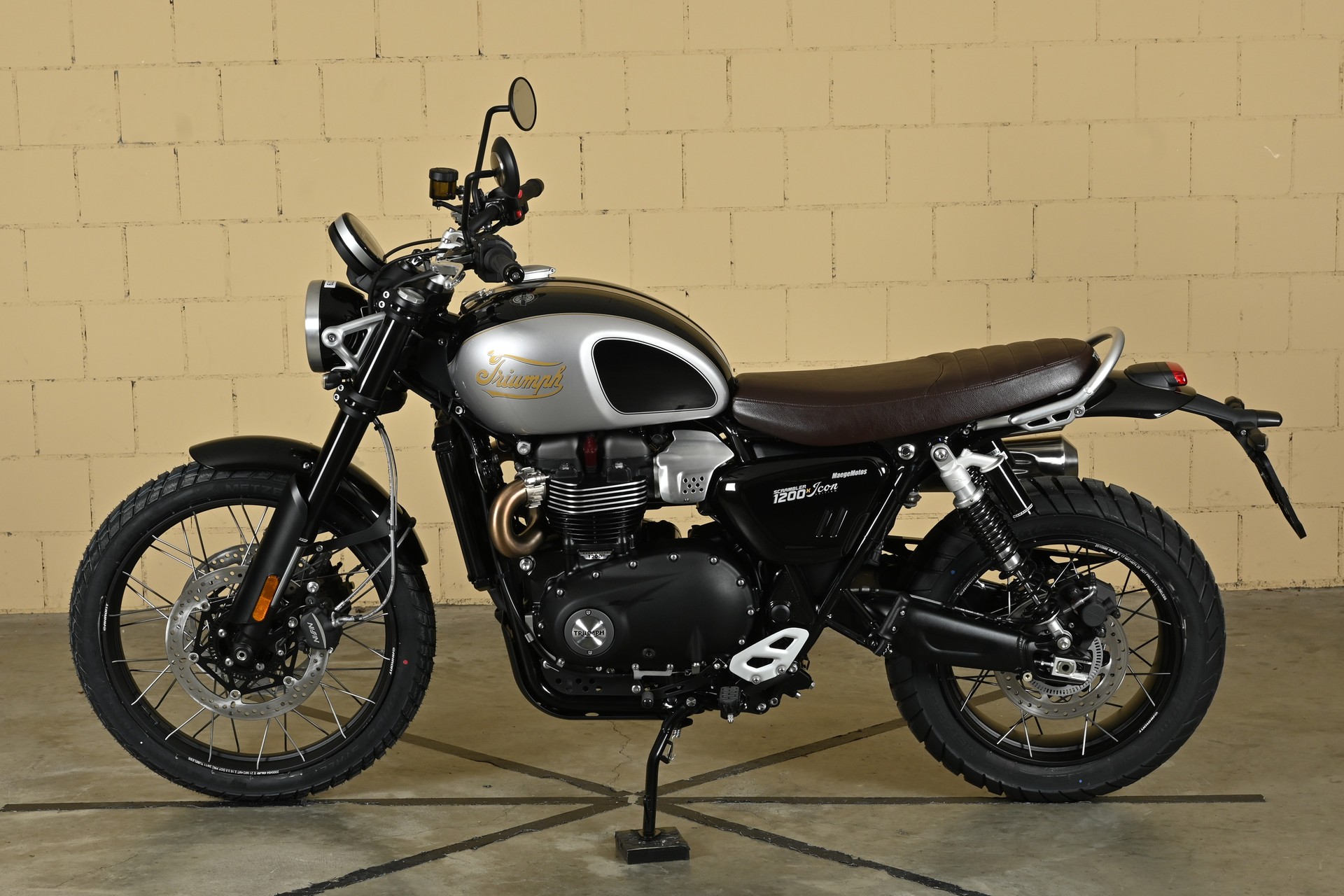 TRIUMPH Scrambler 1200 X-image-2