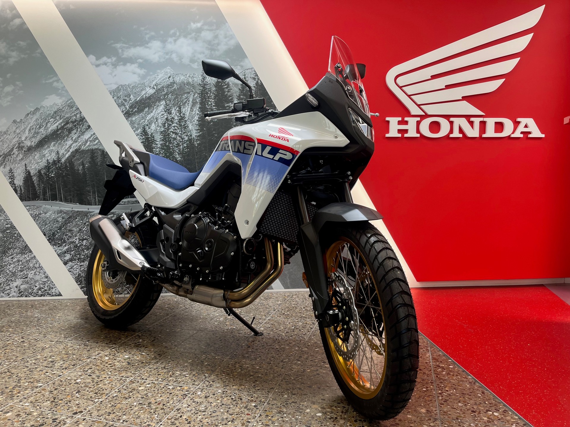 HONDA XL750 Transalp 2025 / Facelift-image-2