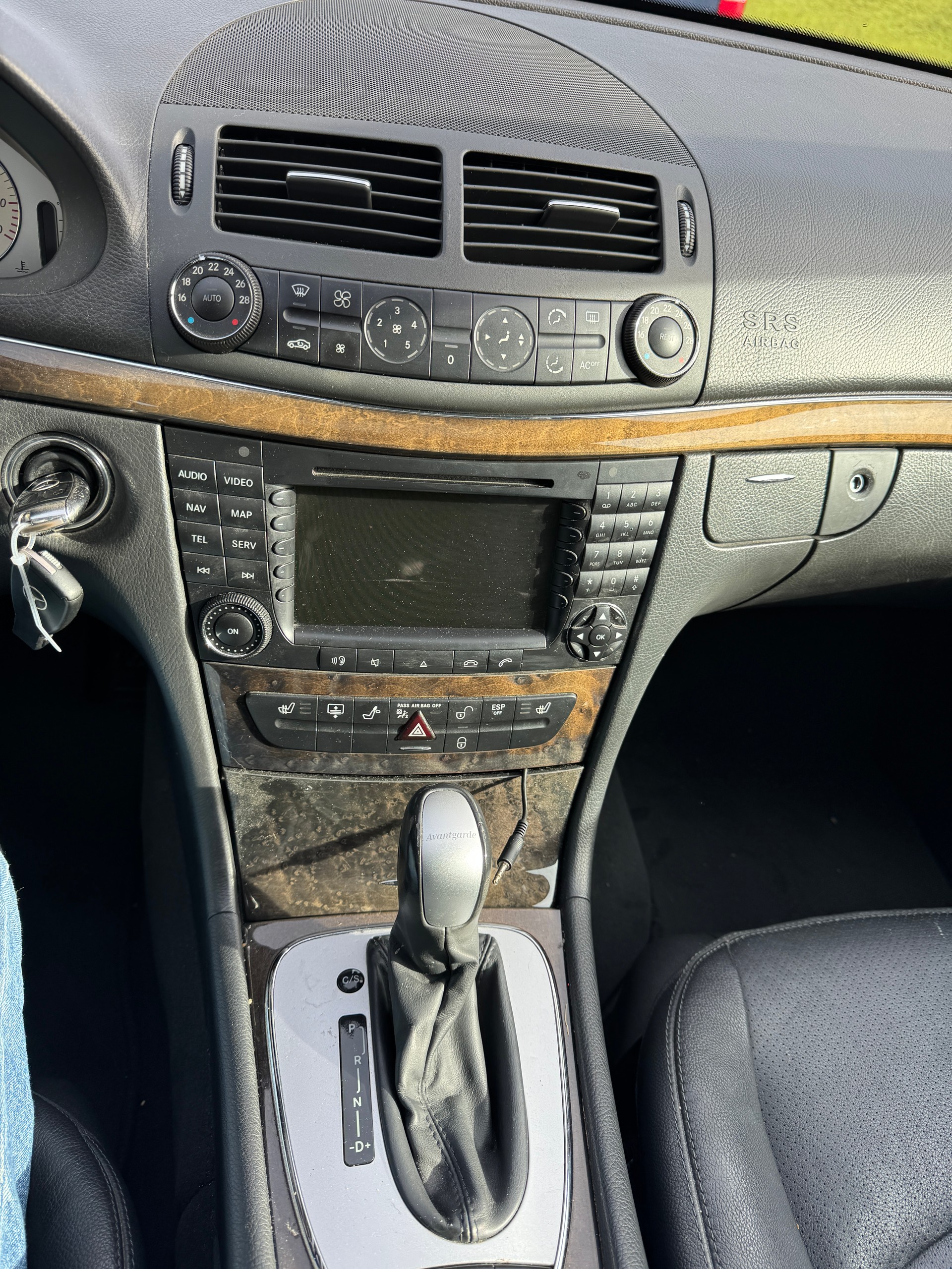 MERCEDES-BENZ E 320 Avantgarde 4Matic Automatic-image-7