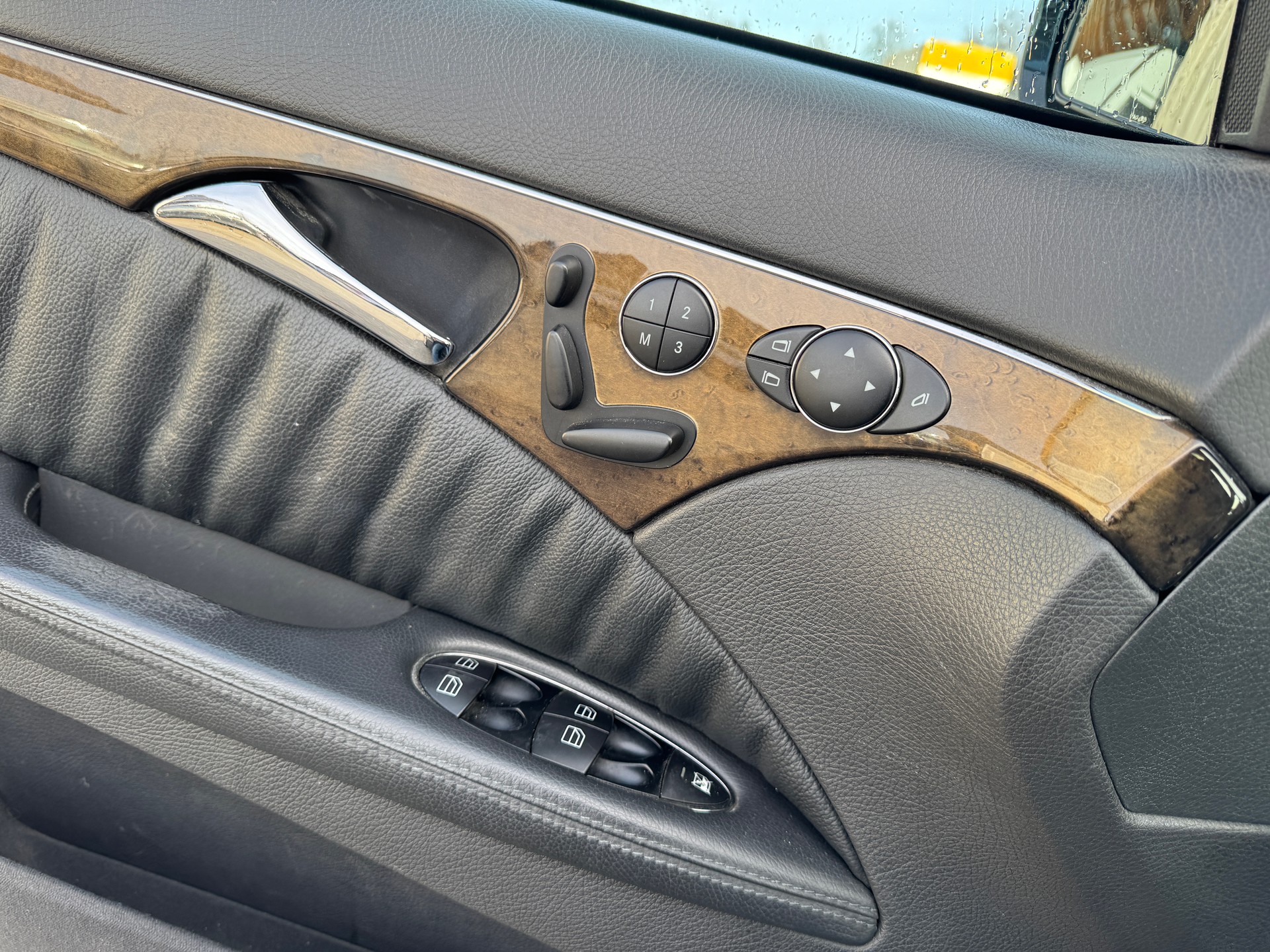 MERCEDES-BENZ E 320 Avantgarde 4Matic Automatic-image-8