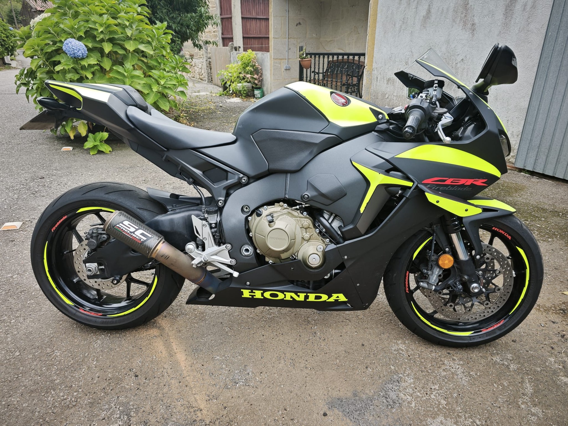 HONDA CBR 1000 RR ABS-image-0