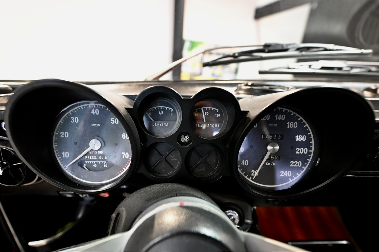 ALFA ROMEO GTV 2000-image-11
