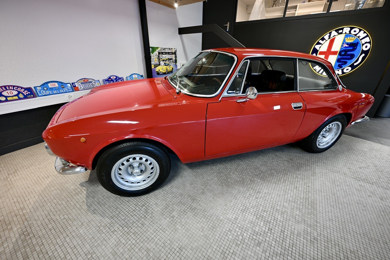 ALFA ROMEO GTV 2000-image-1