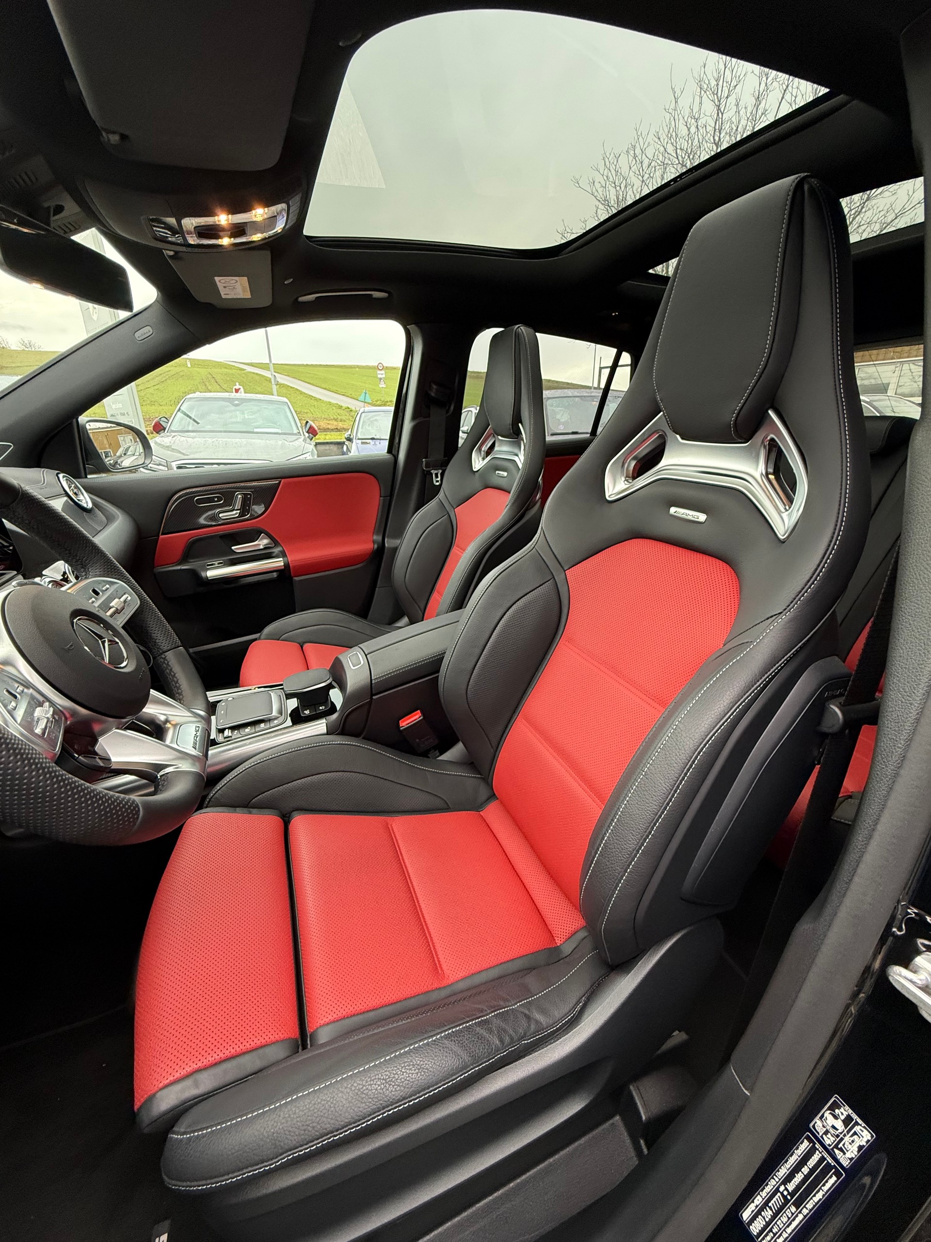 MERCEDES-BENZ GLA 45 S AMG 4Matic+ 8G-Speedshift DCT-image-7