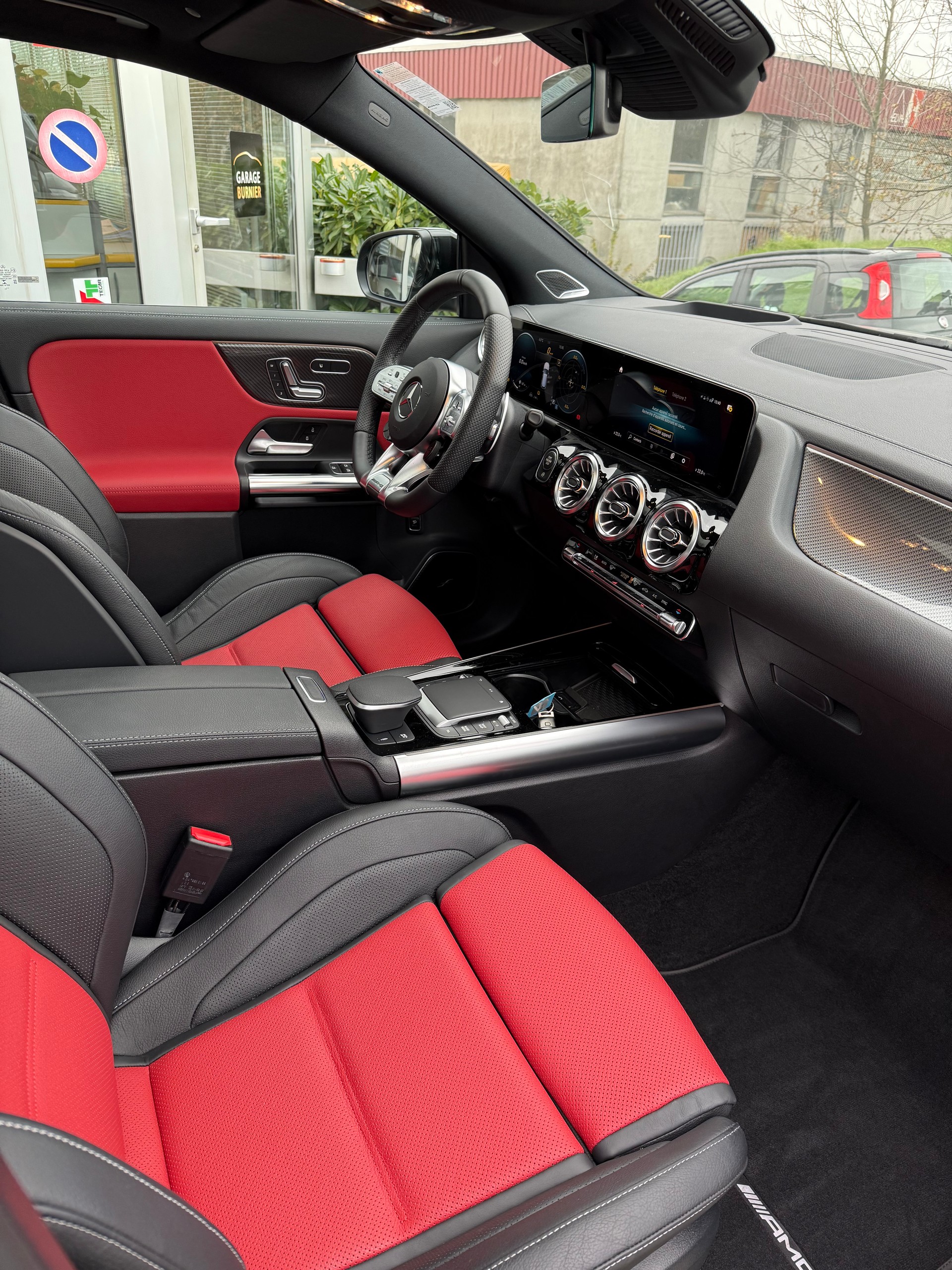 MERCEDES-BENZ GLA 45 S AMG 4Matic+ 8G-Speedshift DCT-image-4