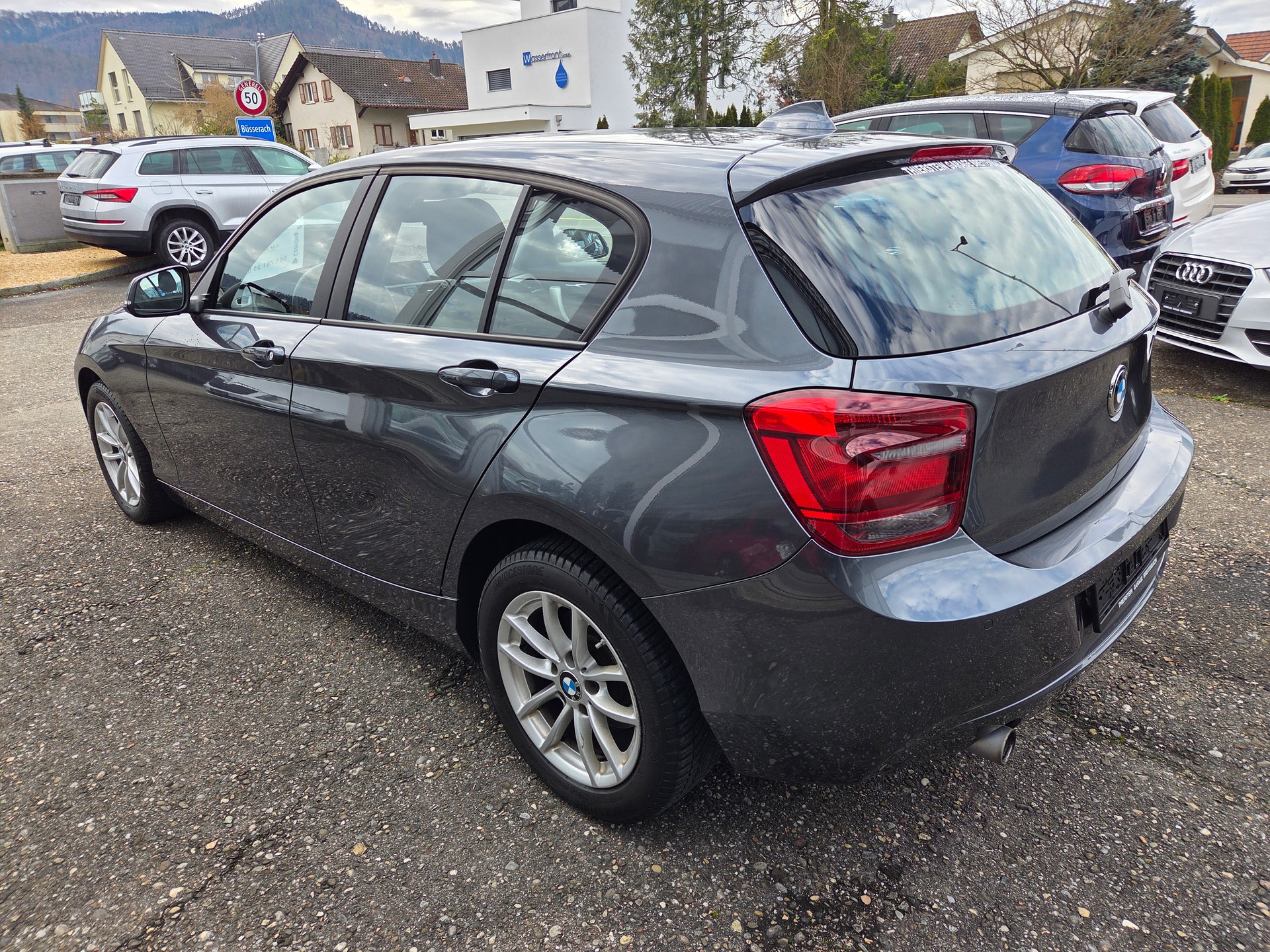 BMW 114d Business-showroom-element-3