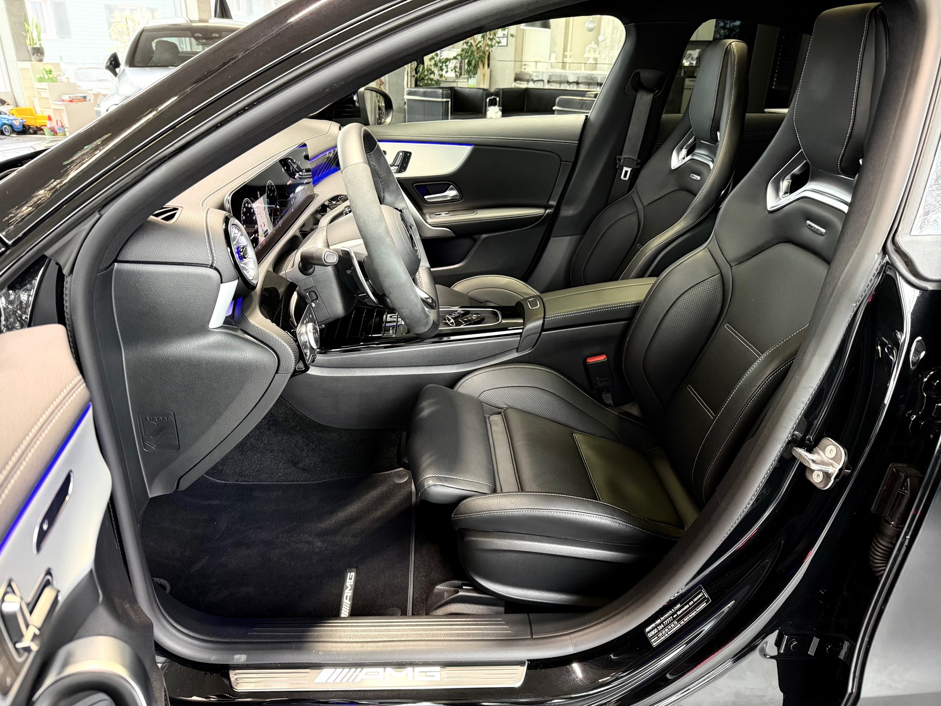 MERCEDES-BENZ CLA 45 S AMG 4Matic+ 8G-DCT-image-12