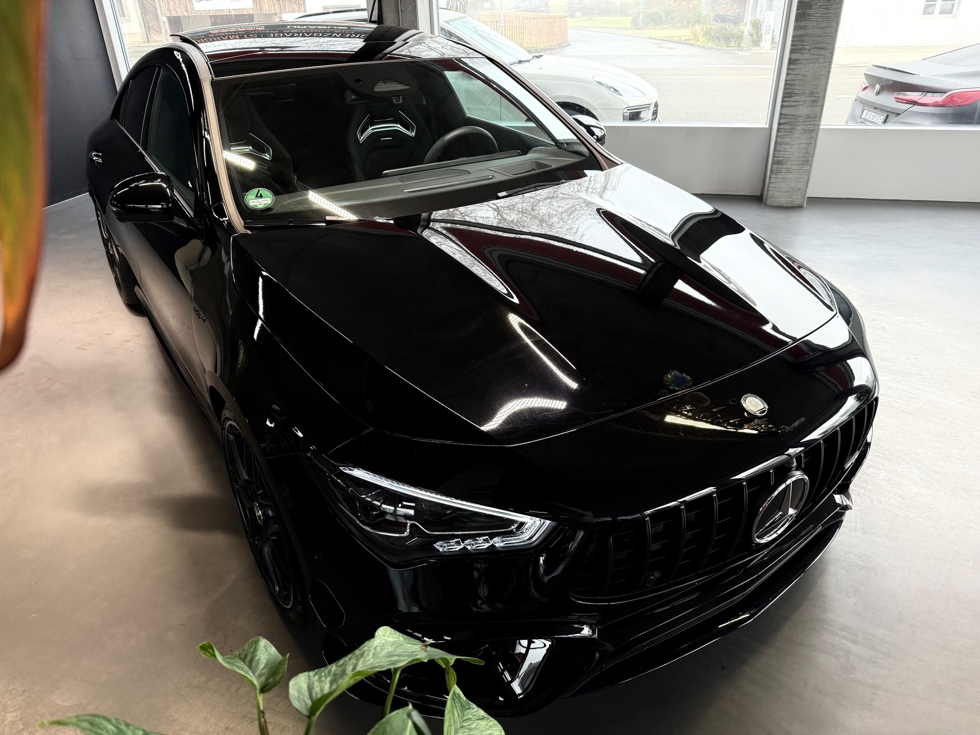 MERCEDES-BENZ CLA 45 S AMG 4Matic+ 8G-DCT-showroom-element-2