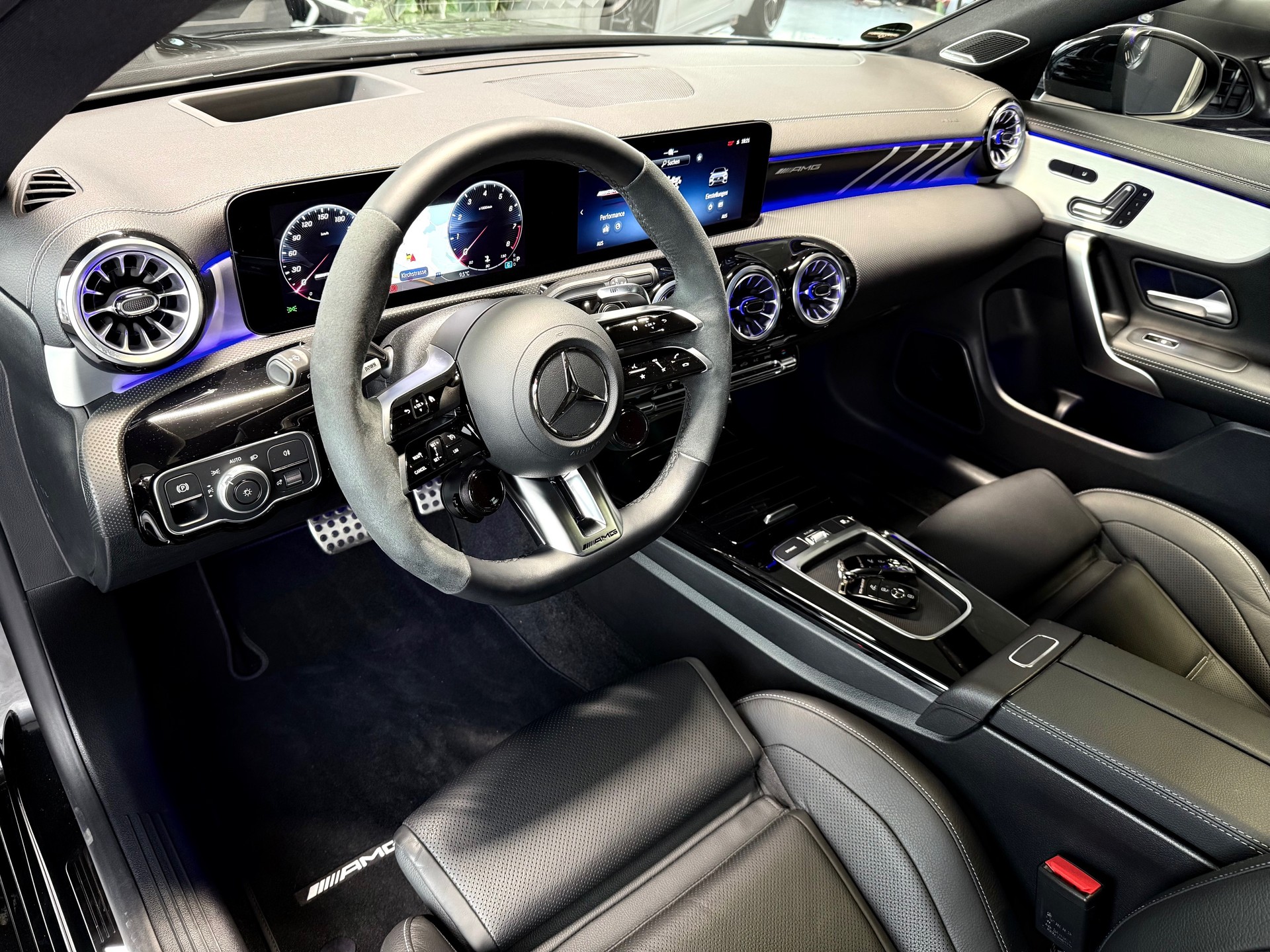 MERCEDES-BENZ CLA 45 S AMG 4Matic+ 8G-DCT-image-11