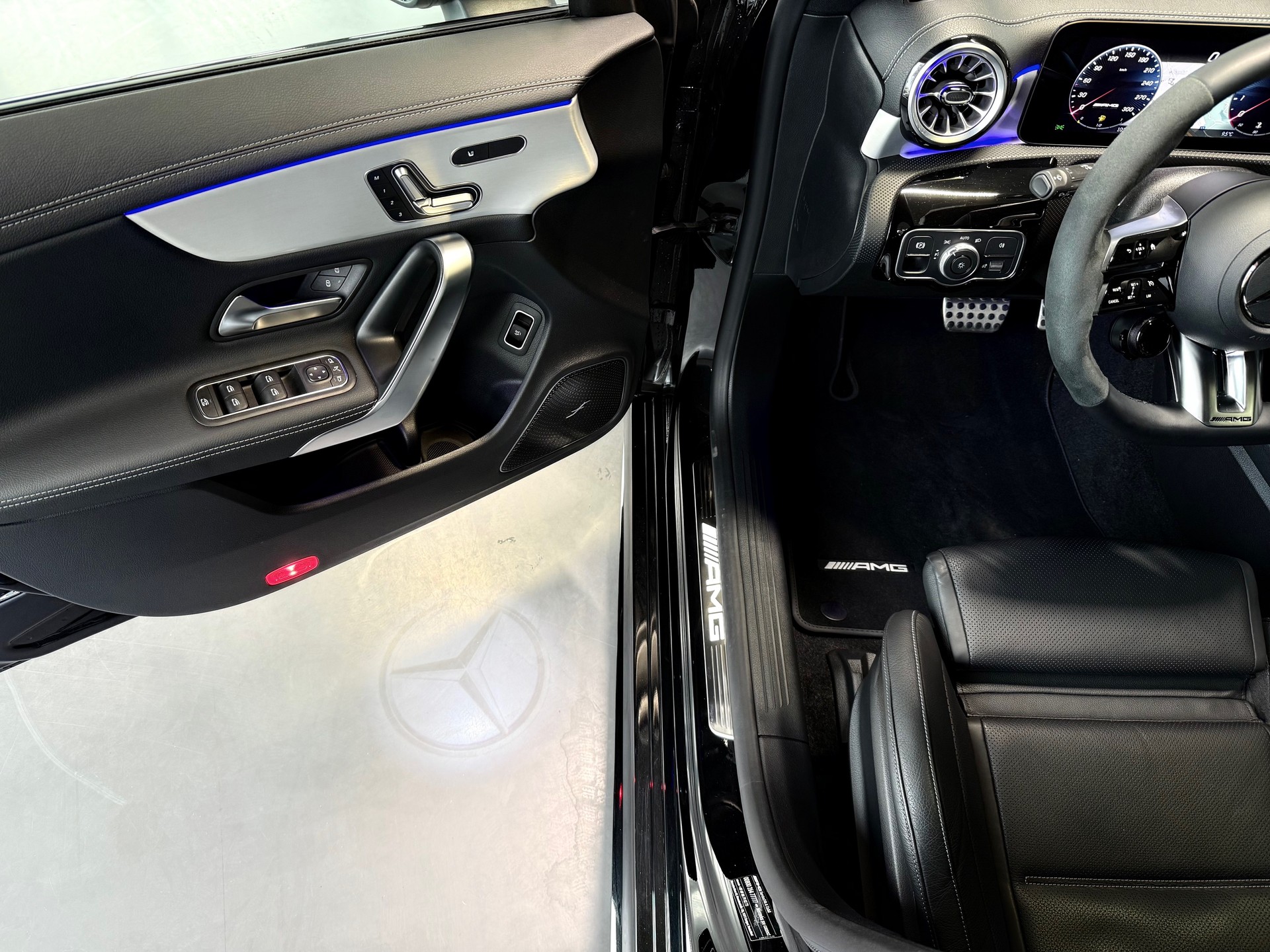MERCEDES-BENZ CLA 45 S AMG 4Matic+ 8G-DCT-image-9