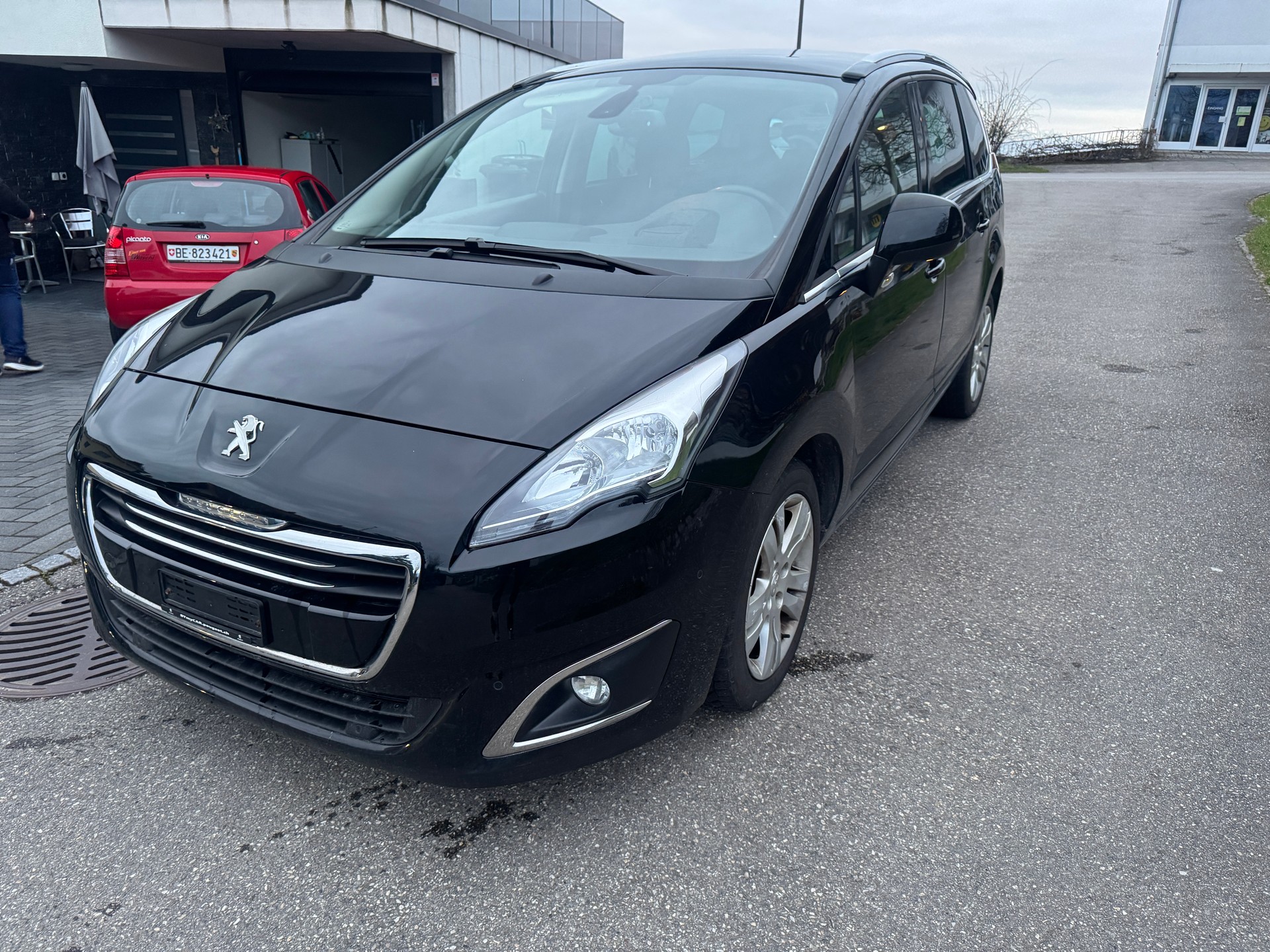 PEUGEOT 5008 1.6 BlueHDi Business Line Tiptronic-image-2