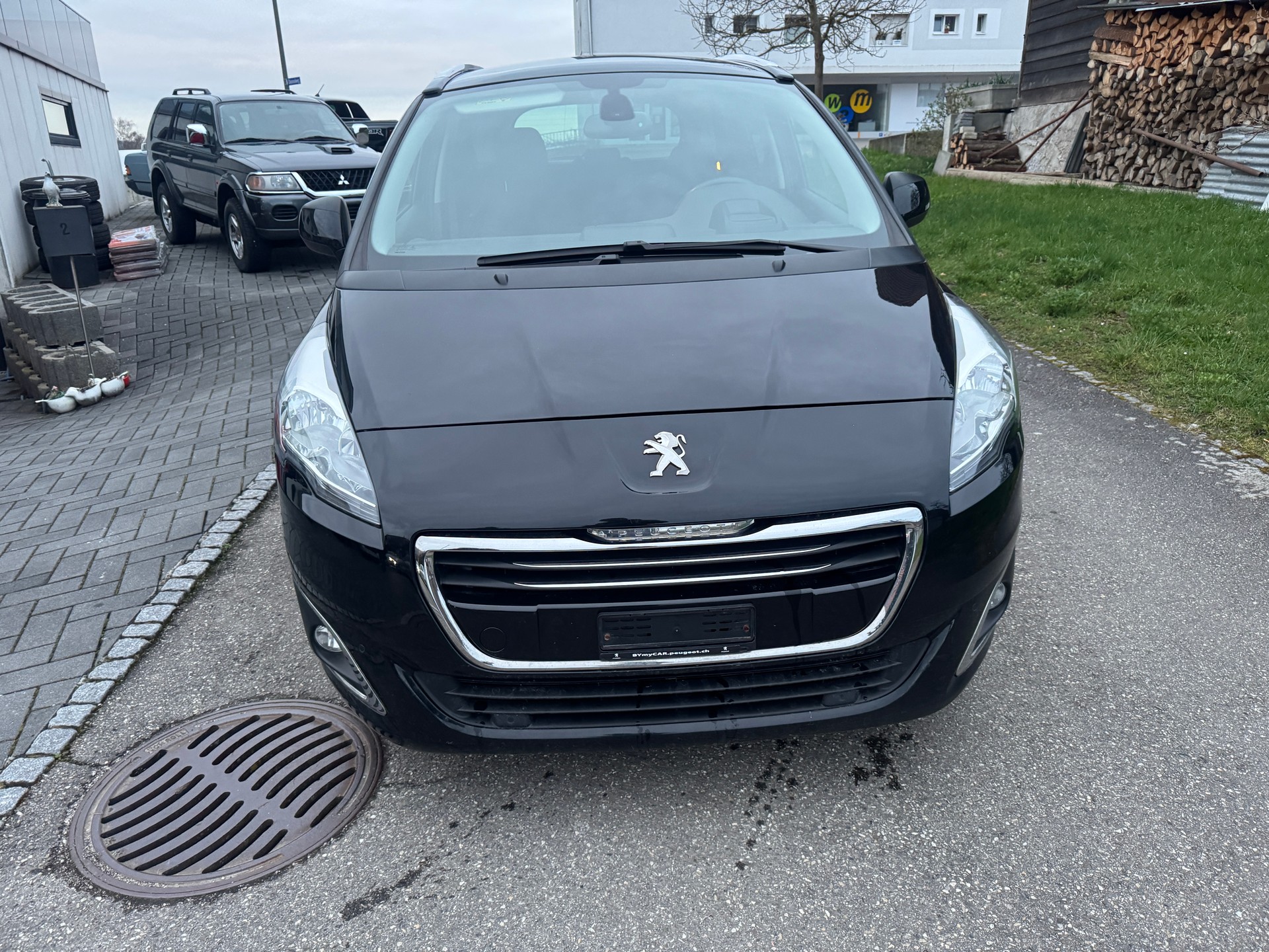 PEUGEOT 5008 1.6 BlueHDi Business Line Tiptronic