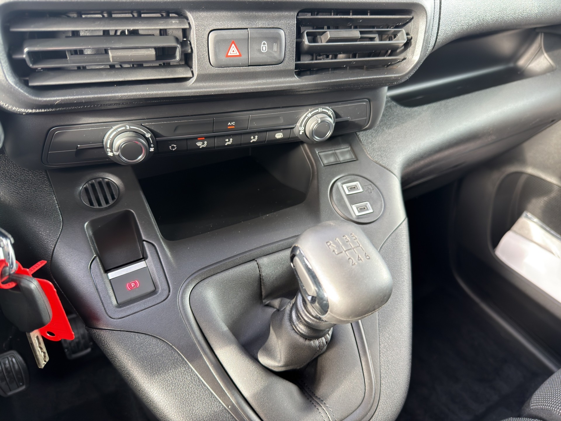 CITROEN Berlingo VAN M 1.5 First-image-10