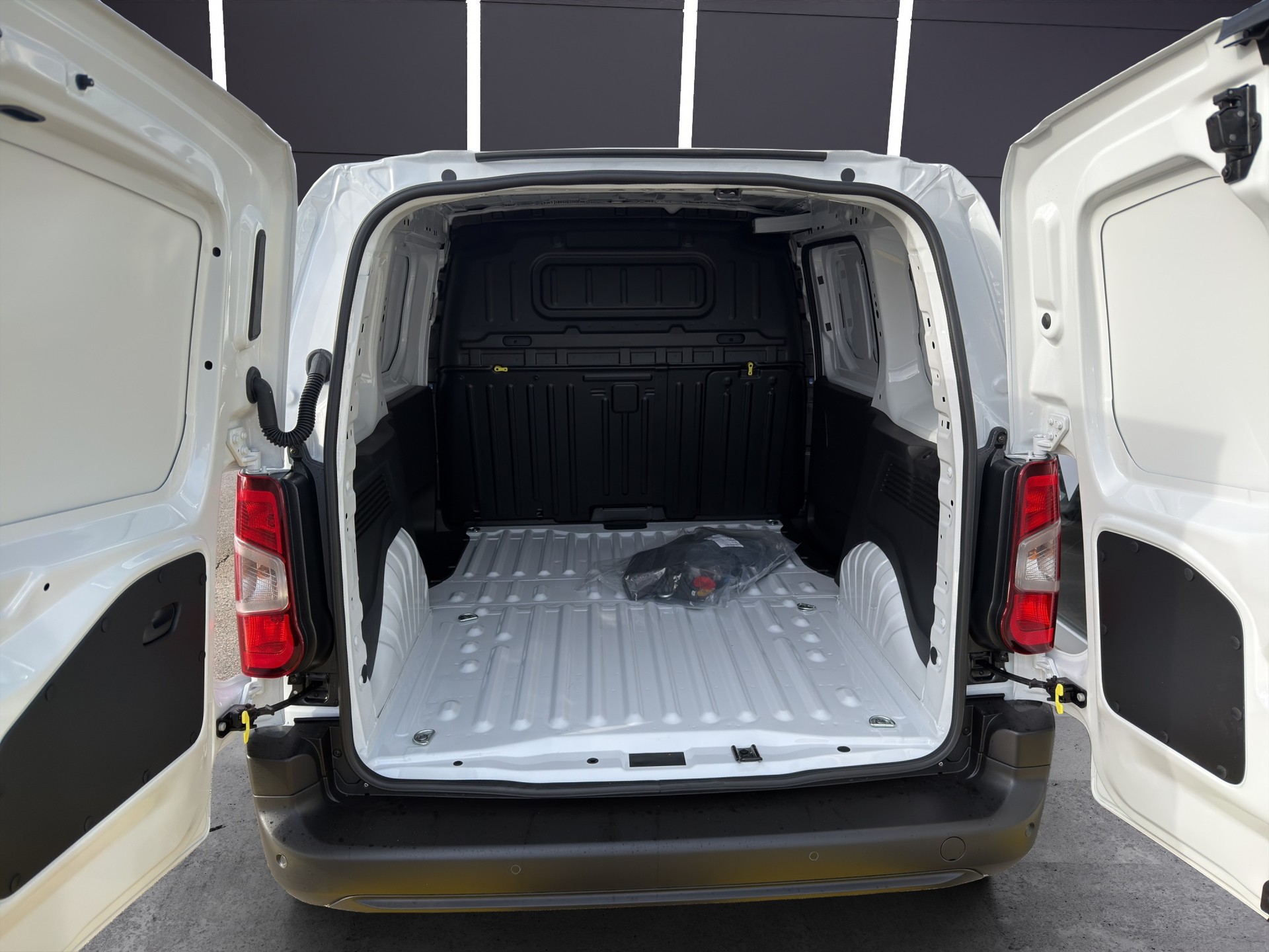 CITROEN Berlingo VAN M 1.5 First-image-6