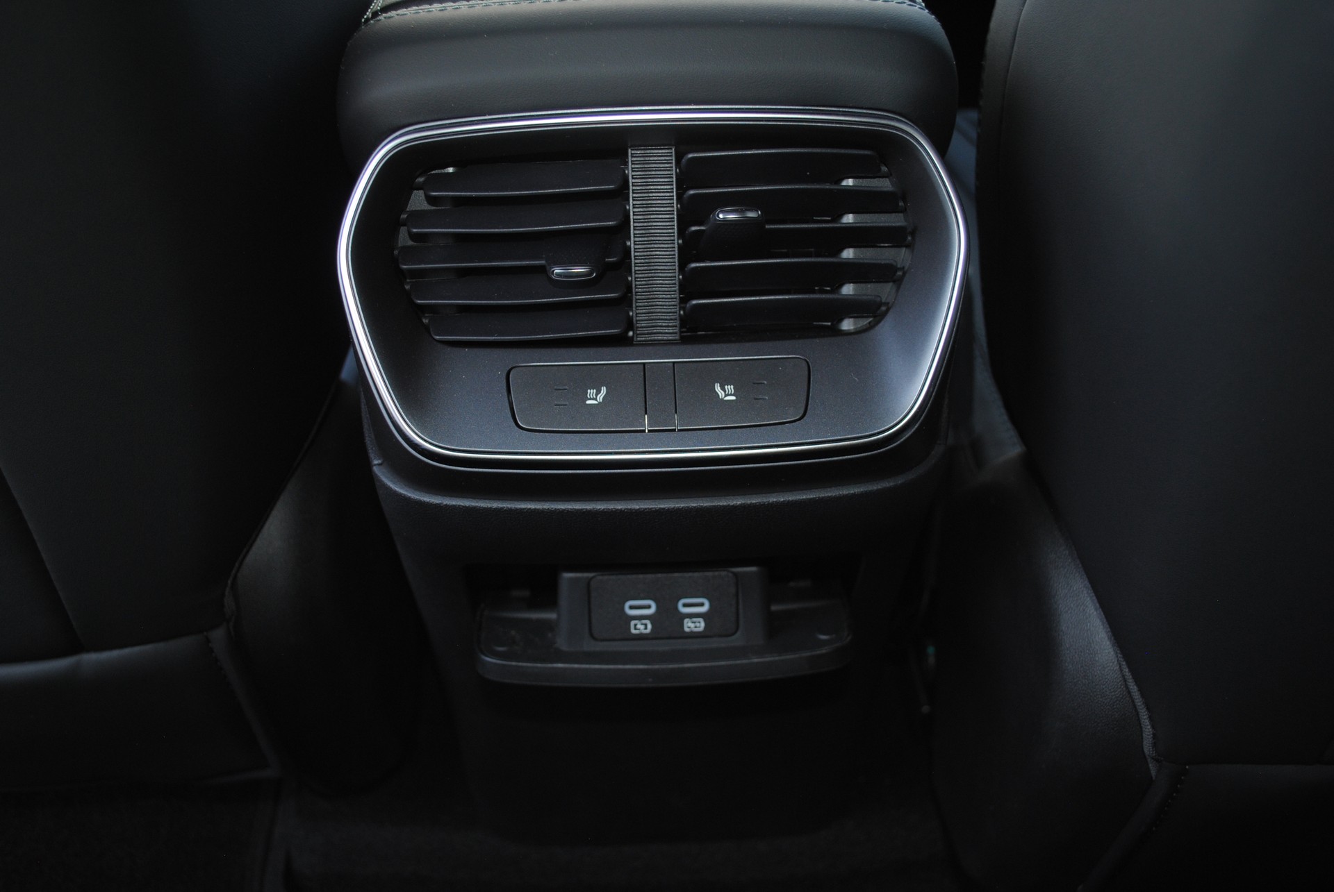 BYD Sealion 7 91,3 kWh Excellence AWD-image-18