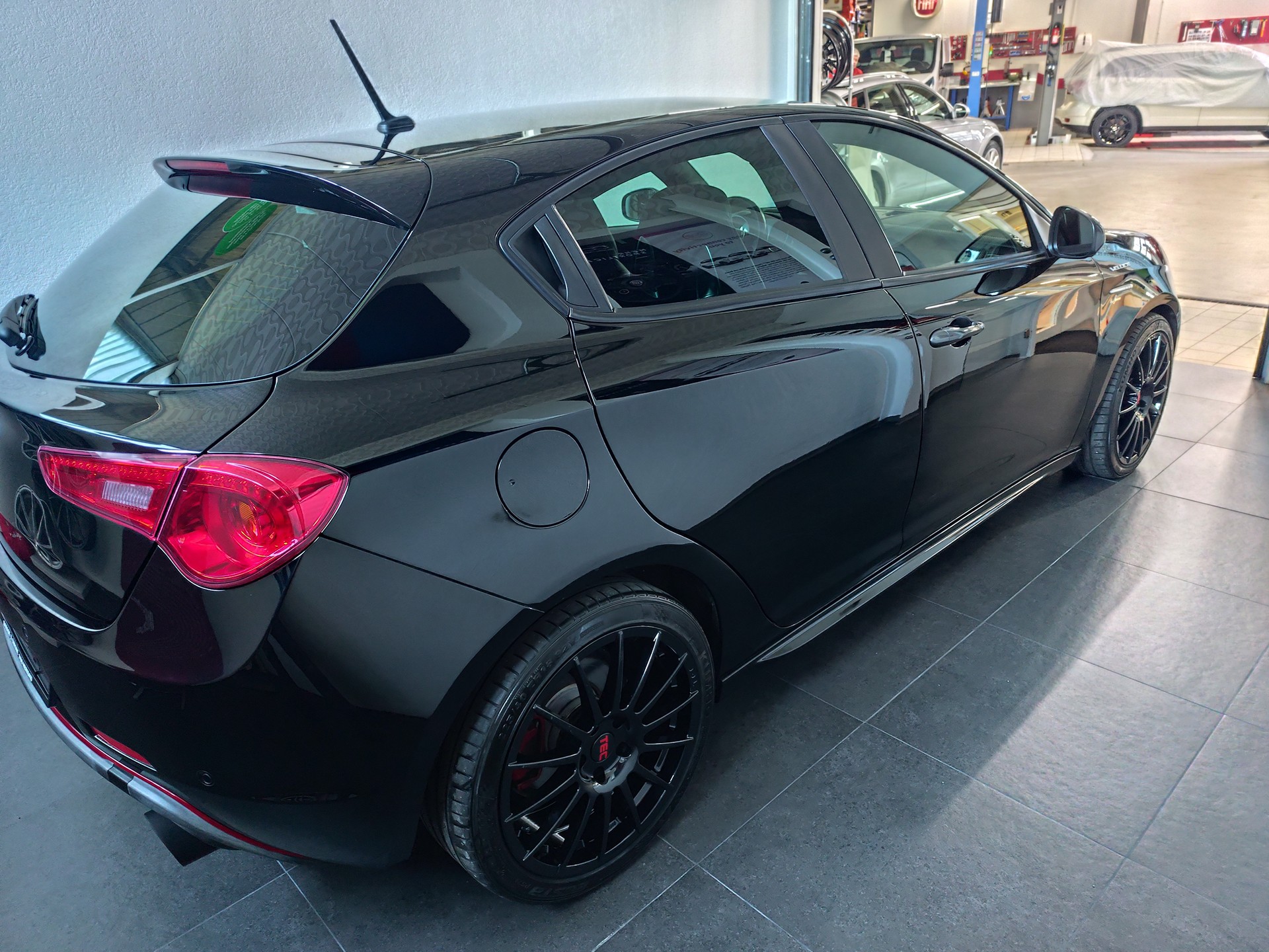 ALFA ROMEO Giulietta 1750 TBi Veloce TCT-image-4