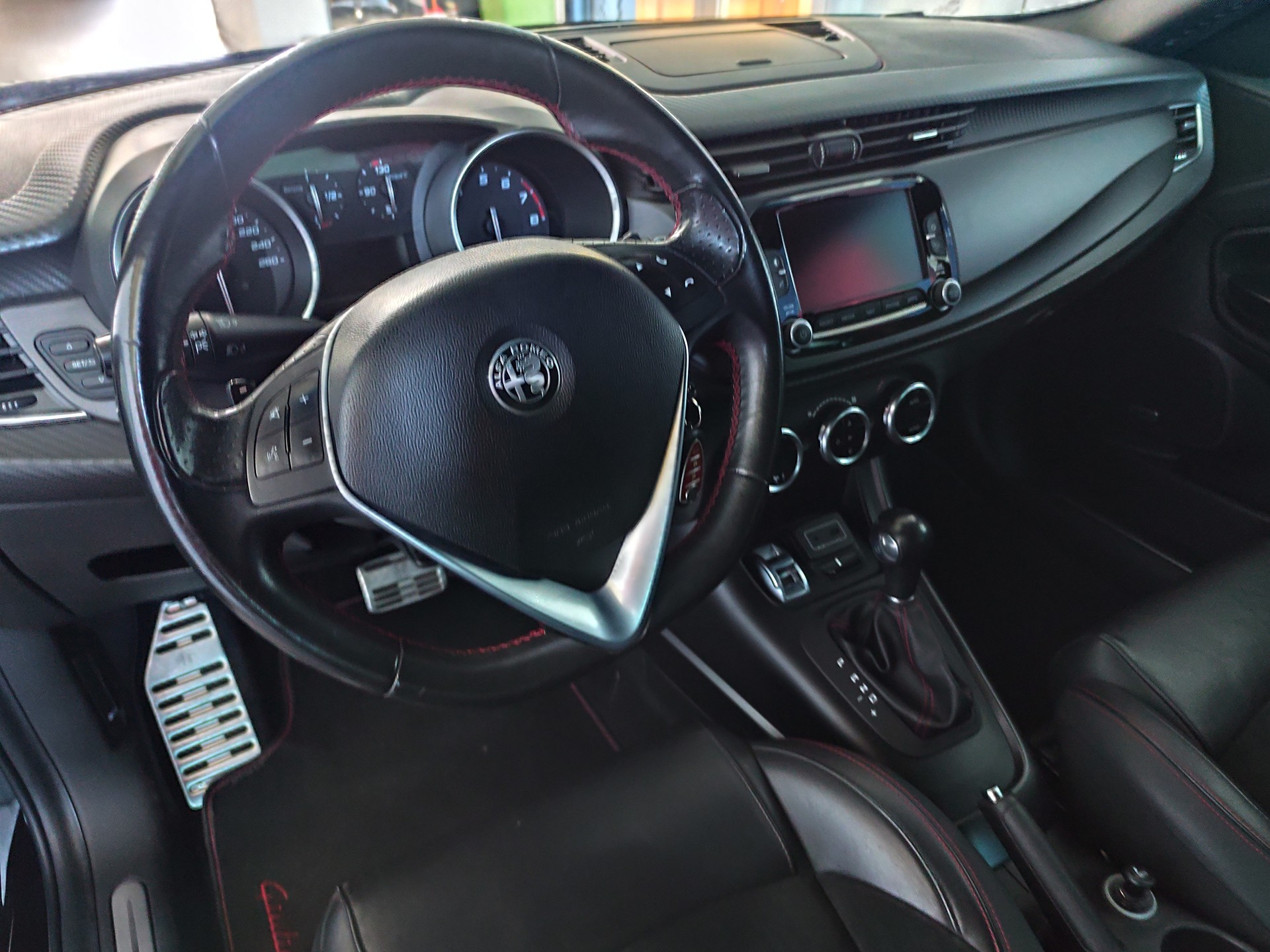ALFA ROMEO Giulietta 1750 TBi Veloce TCT-image-9