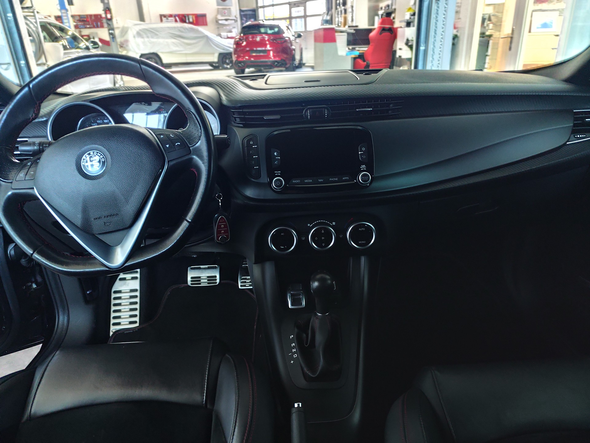 ALFA ROMEO Giulietta 1750 TBi Veloce TCT-image-15