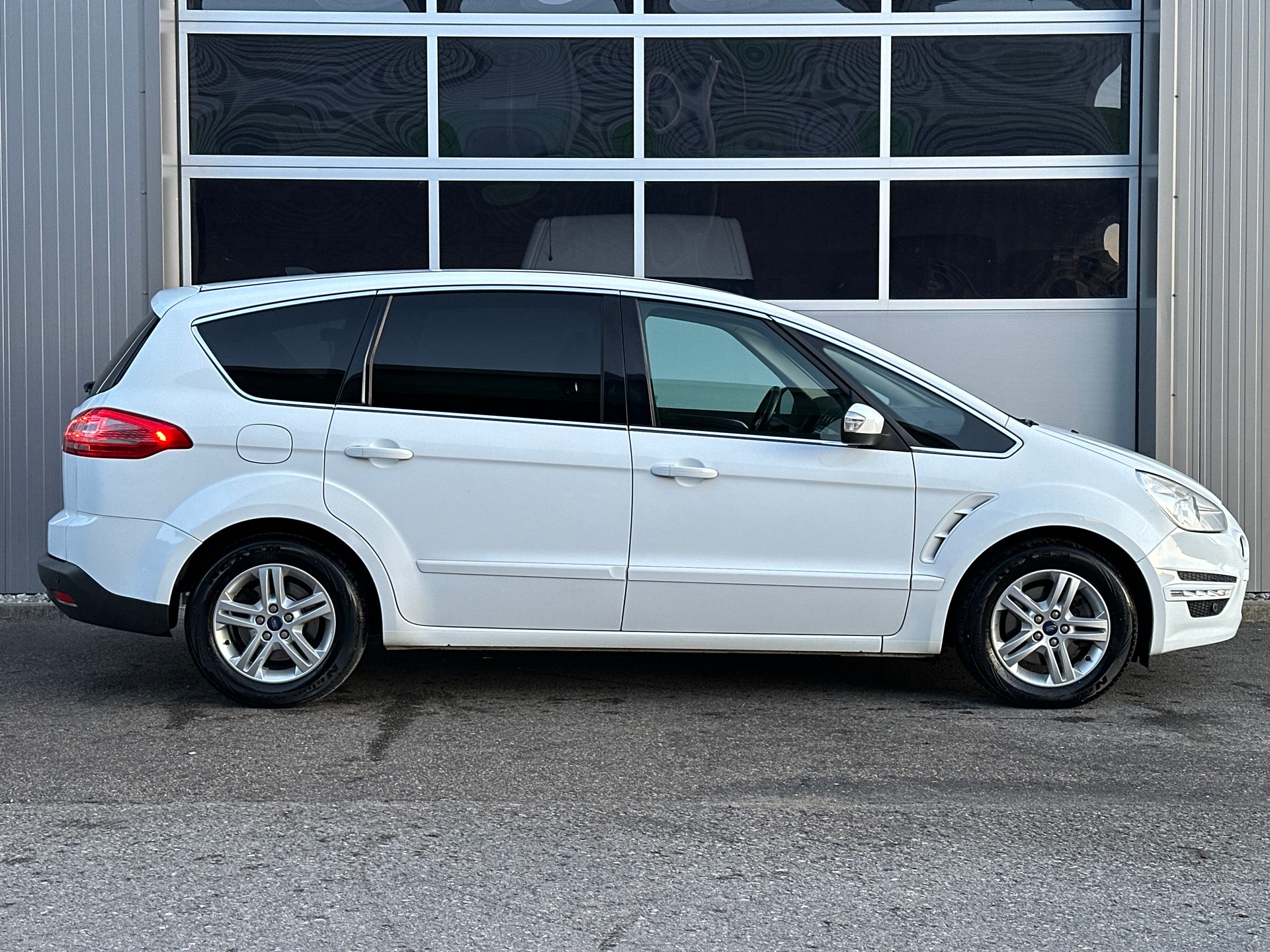 FORD S-Max 2.0 TDCi Titanium PowerShift-image-5