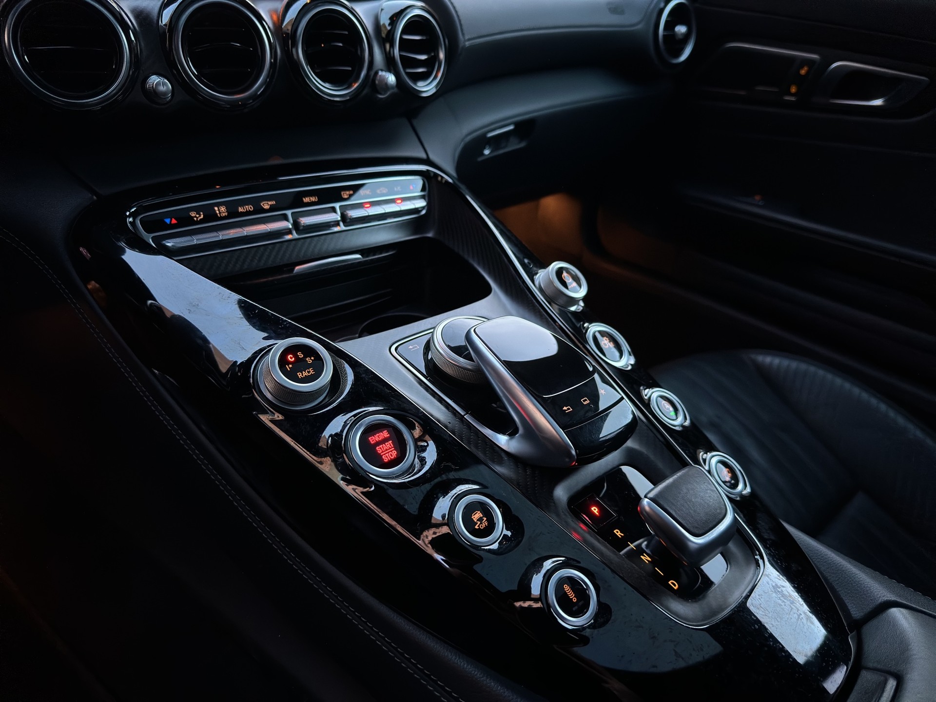 MERCEDES-BENZ AMG GT S Speedshift DCT-image-11