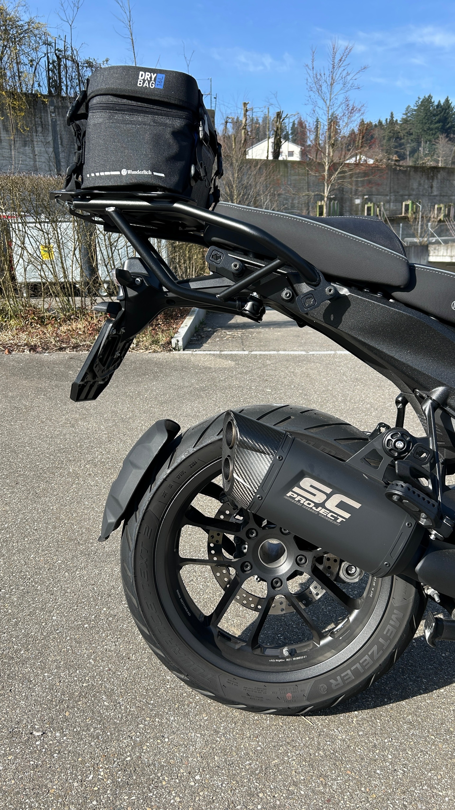 BMW R 1300 GS-image-12