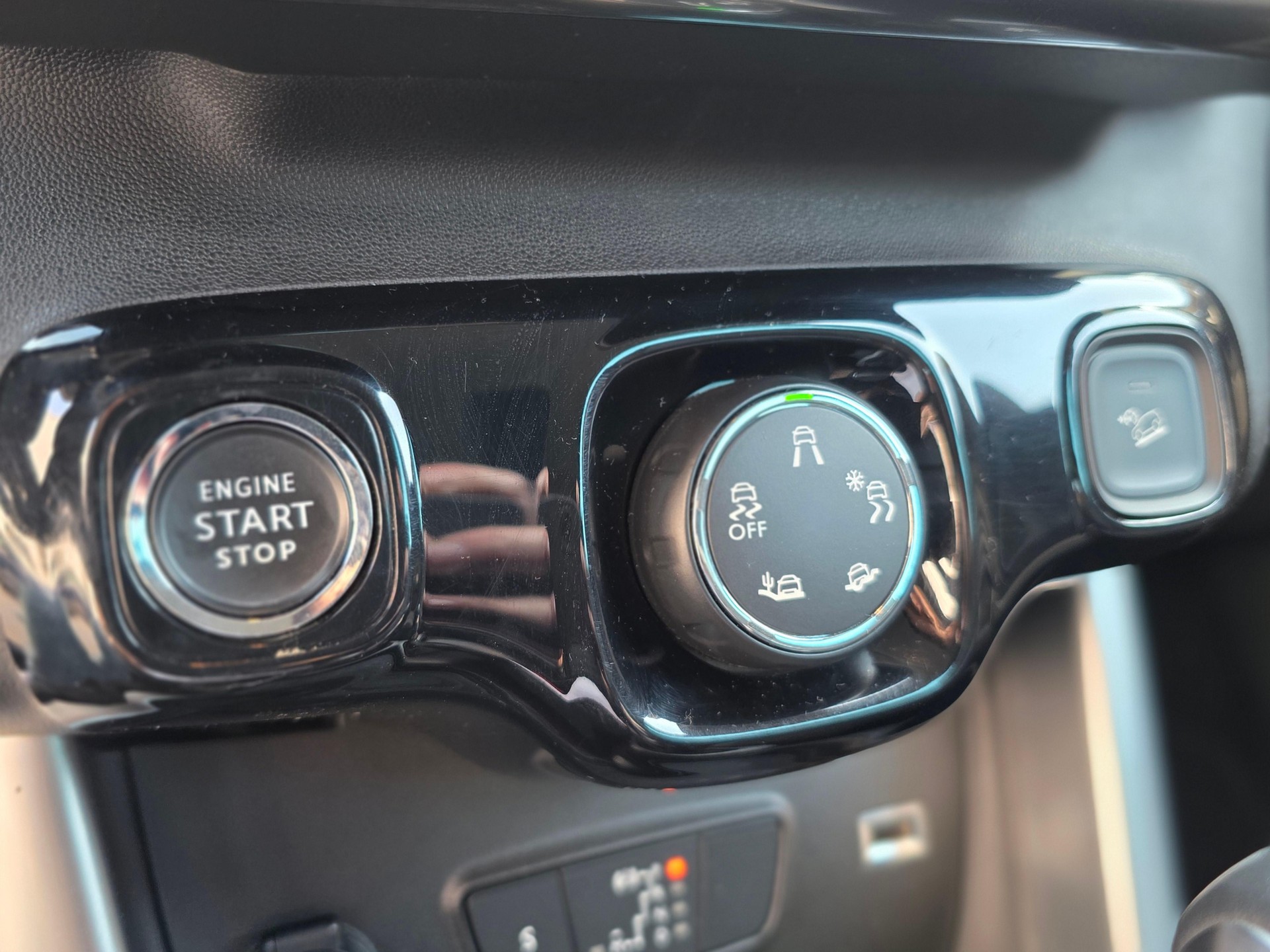CITROEN C3 Aircross 1.2 PureTech 130 Shine-image-11