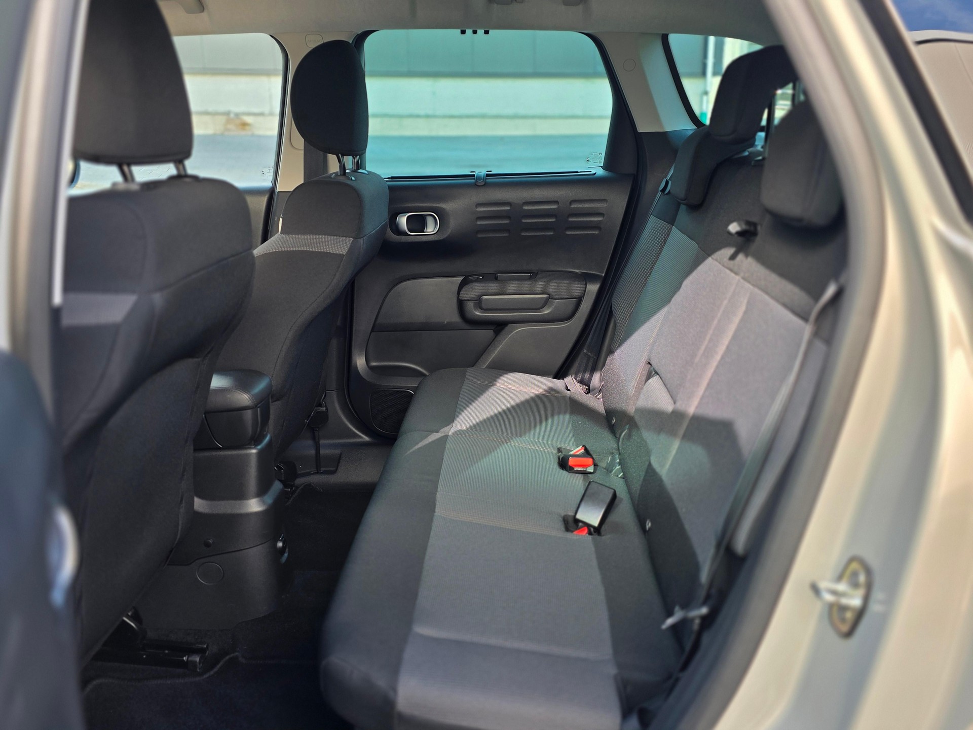 CITROEN C3 Aircross 1.2 PureTech 130 Shine-image-7