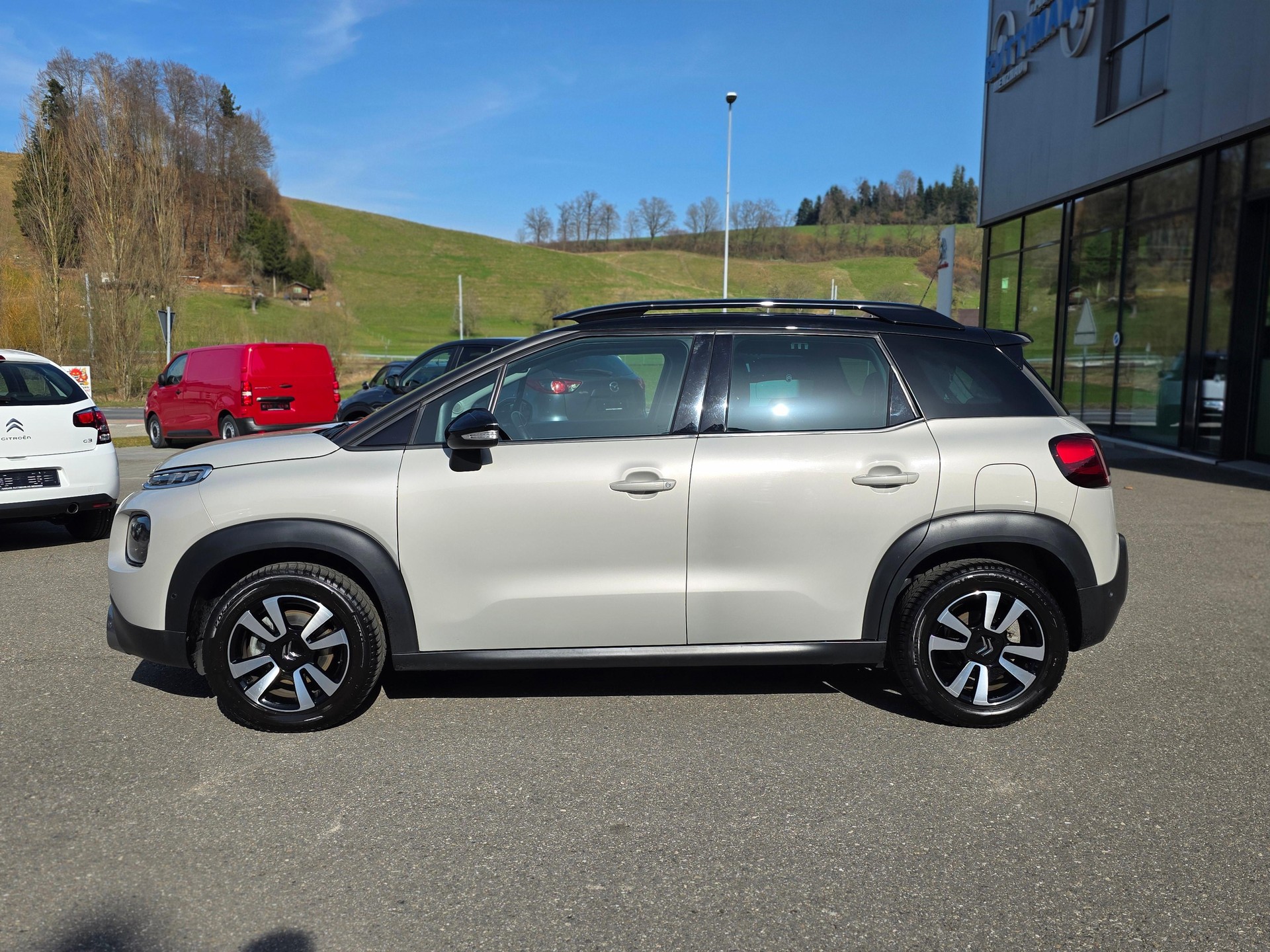 CITROEN C3 Aircross 1.2 PureTech 130 Shine-image-1