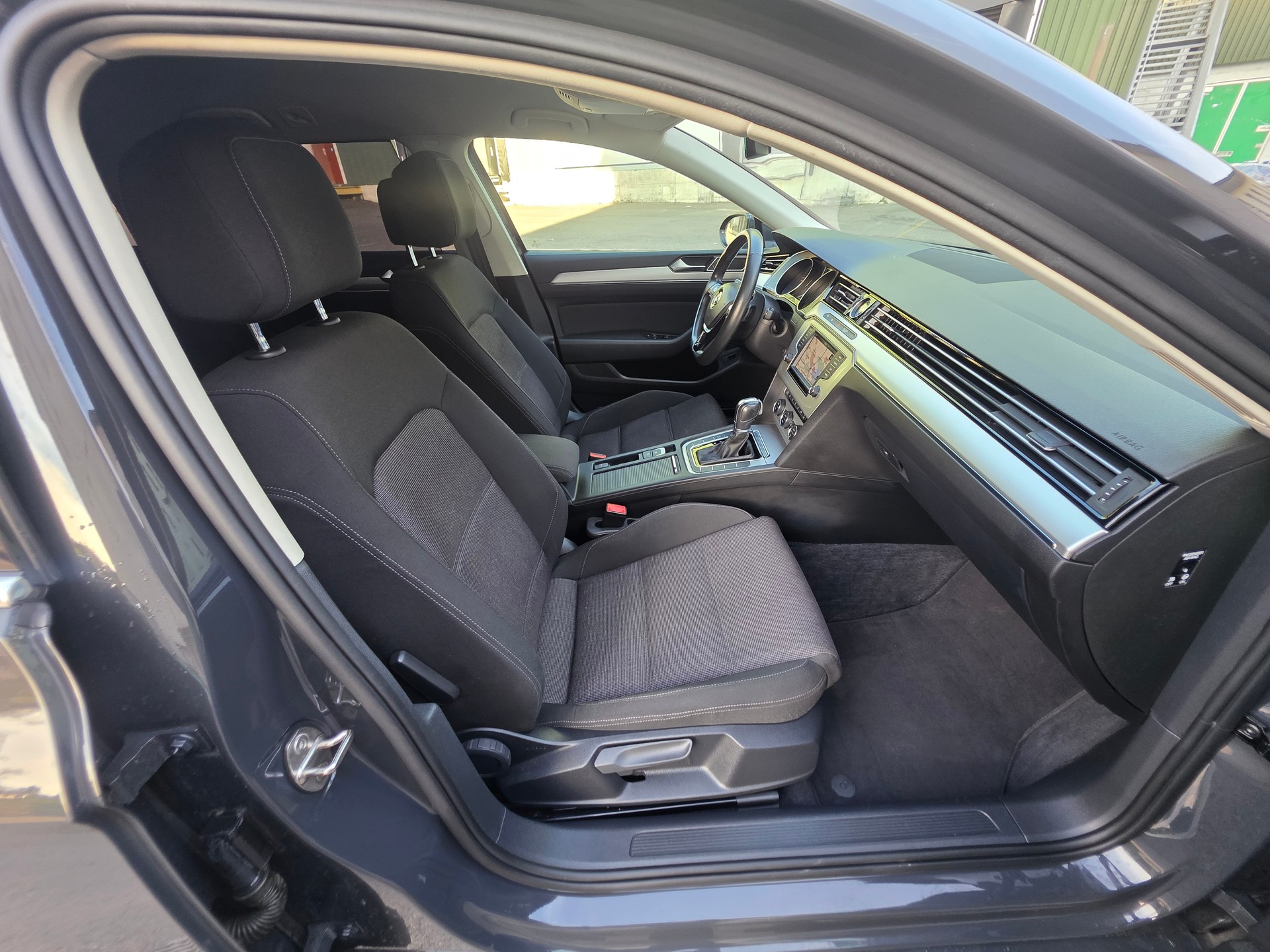 VW Passat Variant 2.0 TDI BMT Highline DSG-image-22