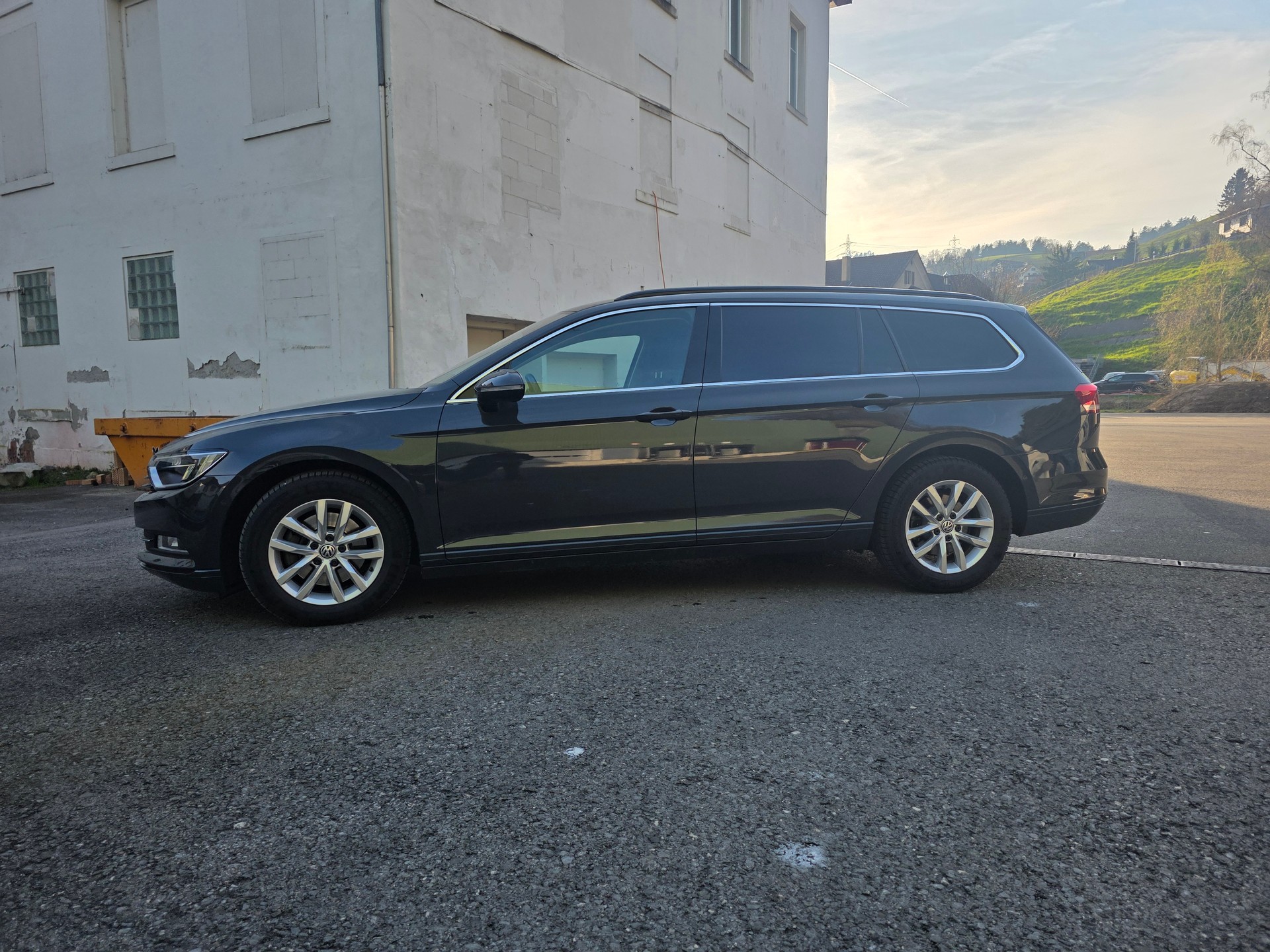 VW Passat Variant 2.0 TDI BMT Highline DSG-image-11