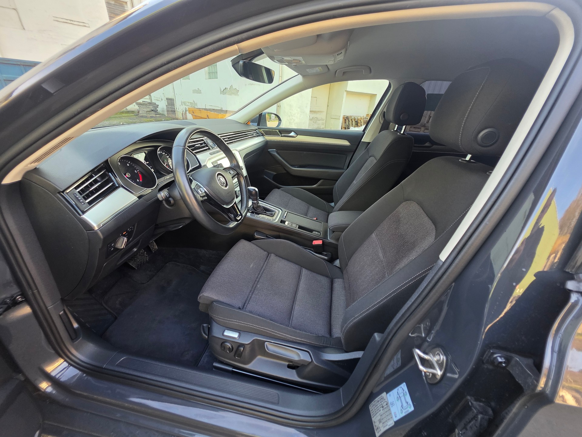 VW Passat Variant 2.0 TDI BMT Highline DSG-image-21