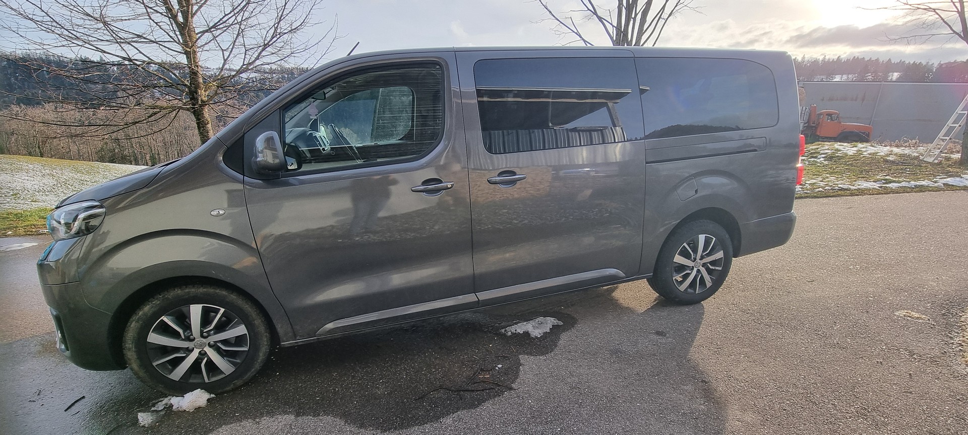 TOYOTA Proace Verso 2.0 D-4D Family Long Automatic-image-3