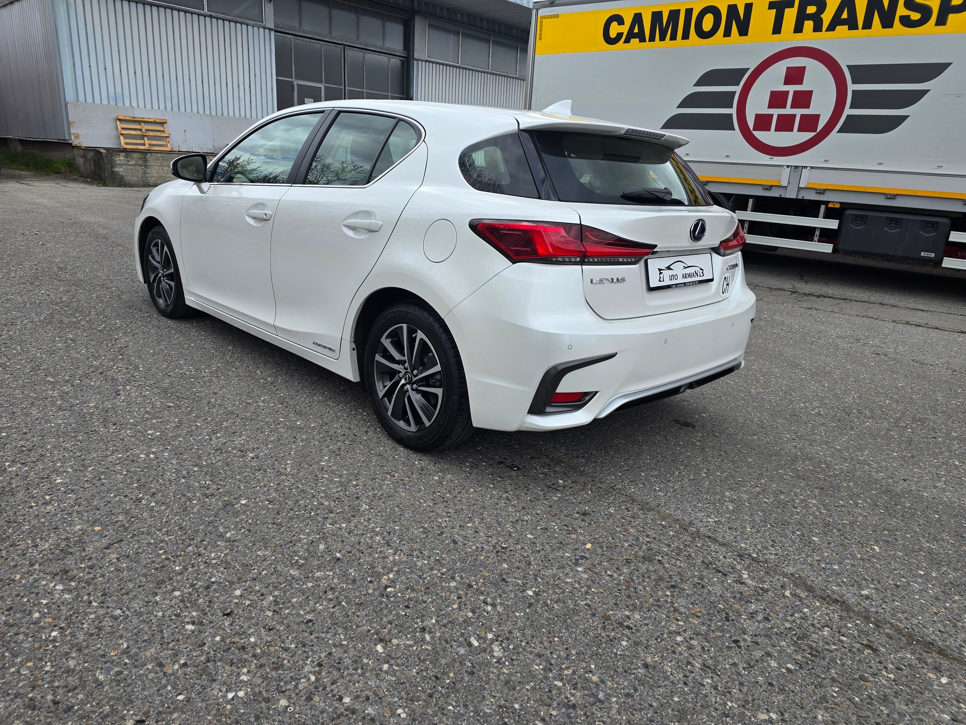 LEXUS CT 200h 1.8 excellence CVT-image-5