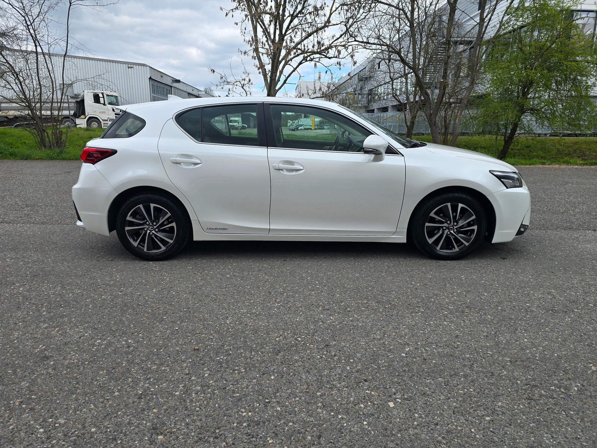 LEXUS CT 200h 1.8 excellence CVT-image-7