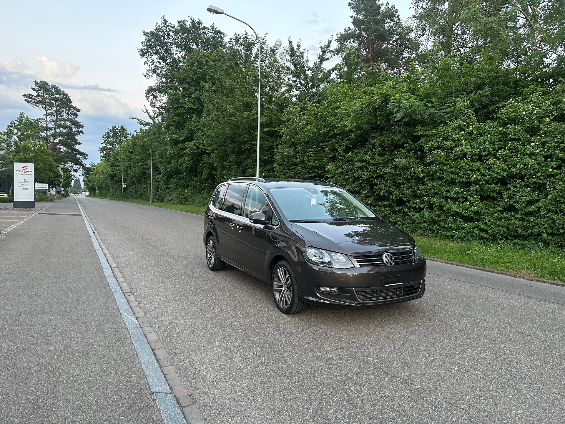 VW Sharan 2.0 TSI BMT Comfortline 7-Sitzer-image-1