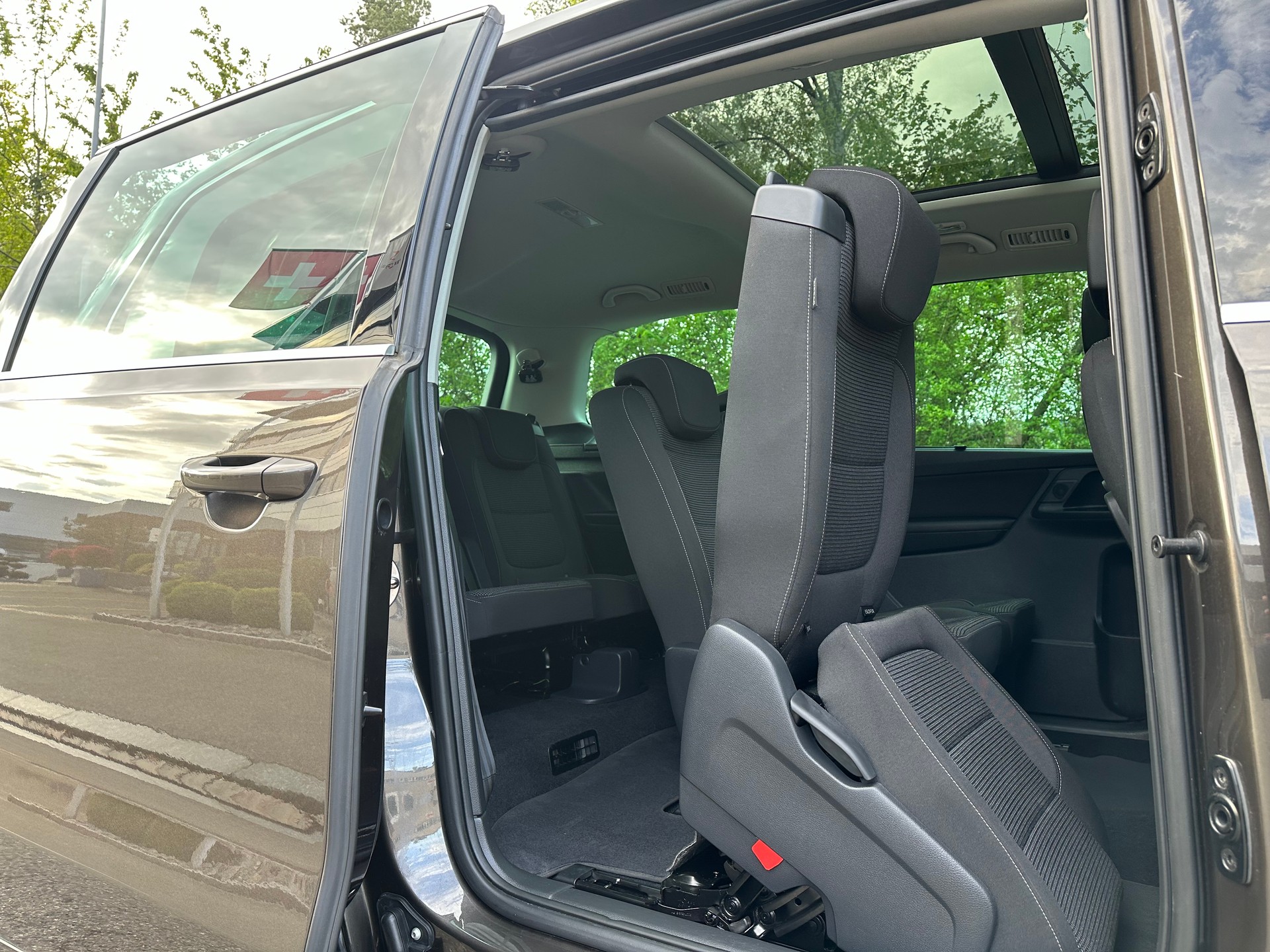VW Sharan 2.0 TSI BMT Comfortline 7-Sitzer-image-8
