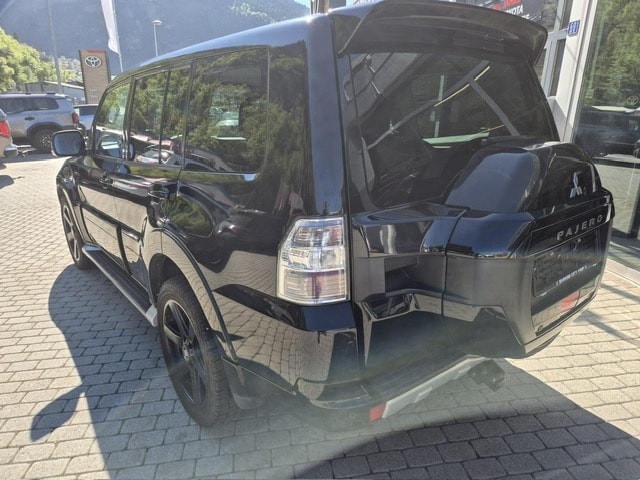 MITSUBISHI Pajero 3.2 DI-D Style Automatic-showroom-element-3
