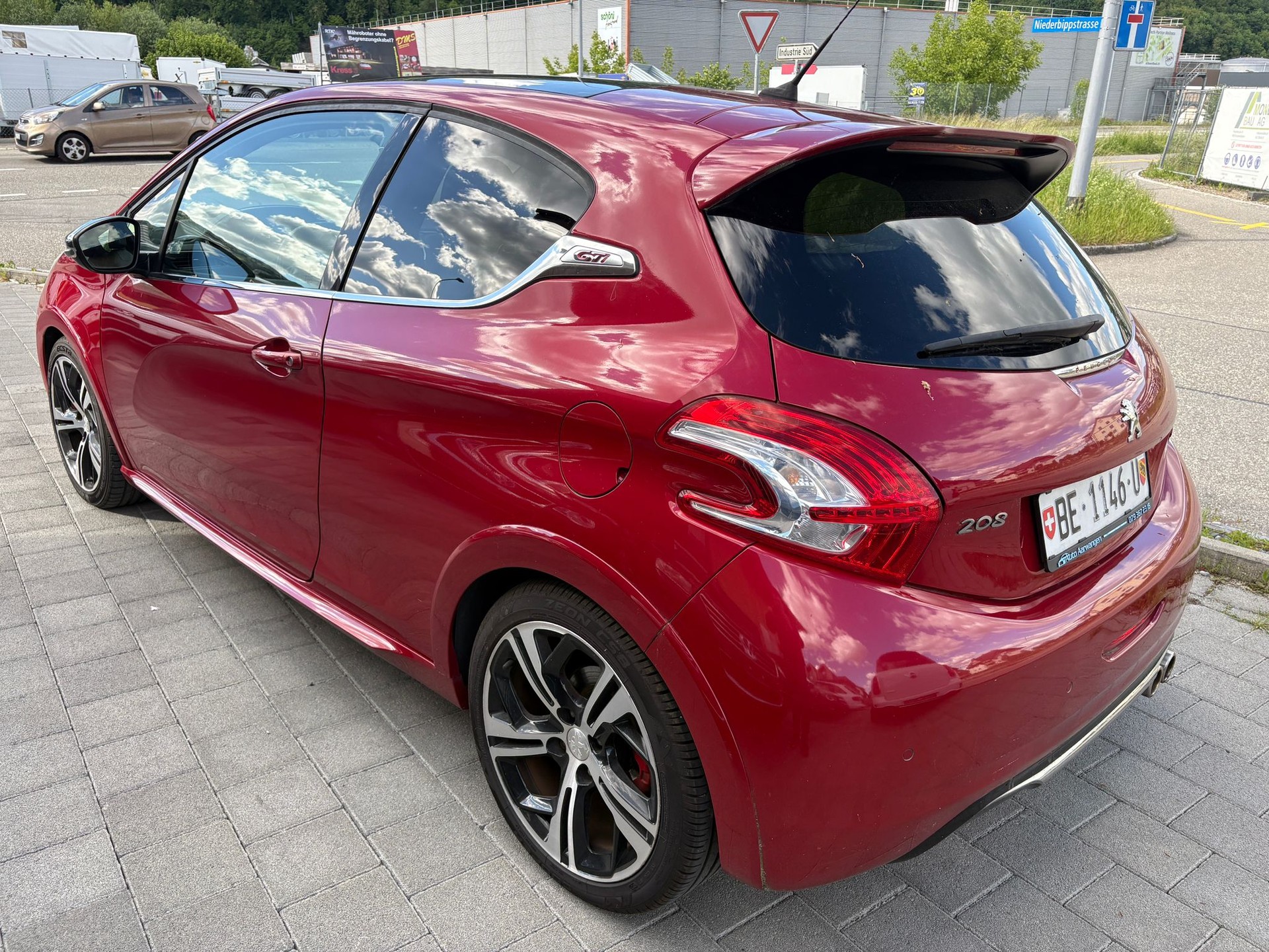 PEUGEOT 208 1.6 Turbo GTi-image-3