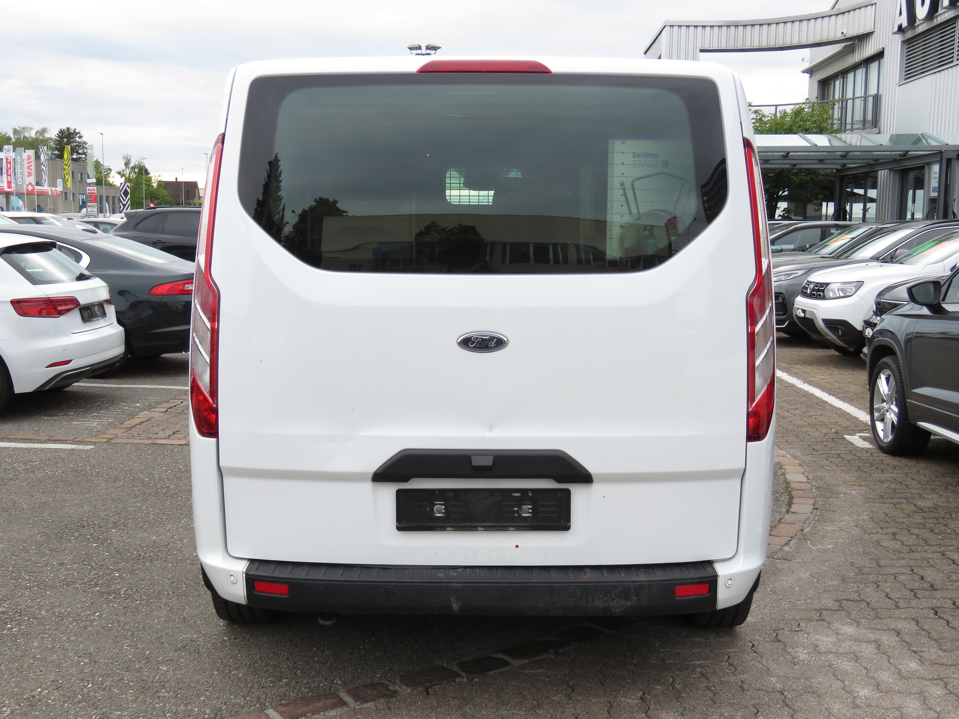 FORD Transit Custom Van 340 L1H1 Trend 3-Plätzer Automat-image-4