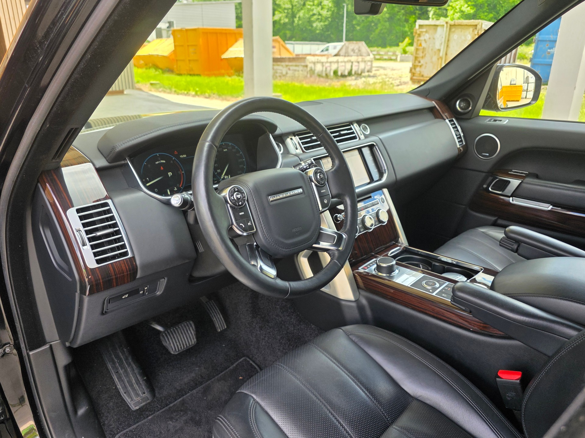 LAND ROVER Range Rover 3.0 TDV6 Vogue Automatic-image-9