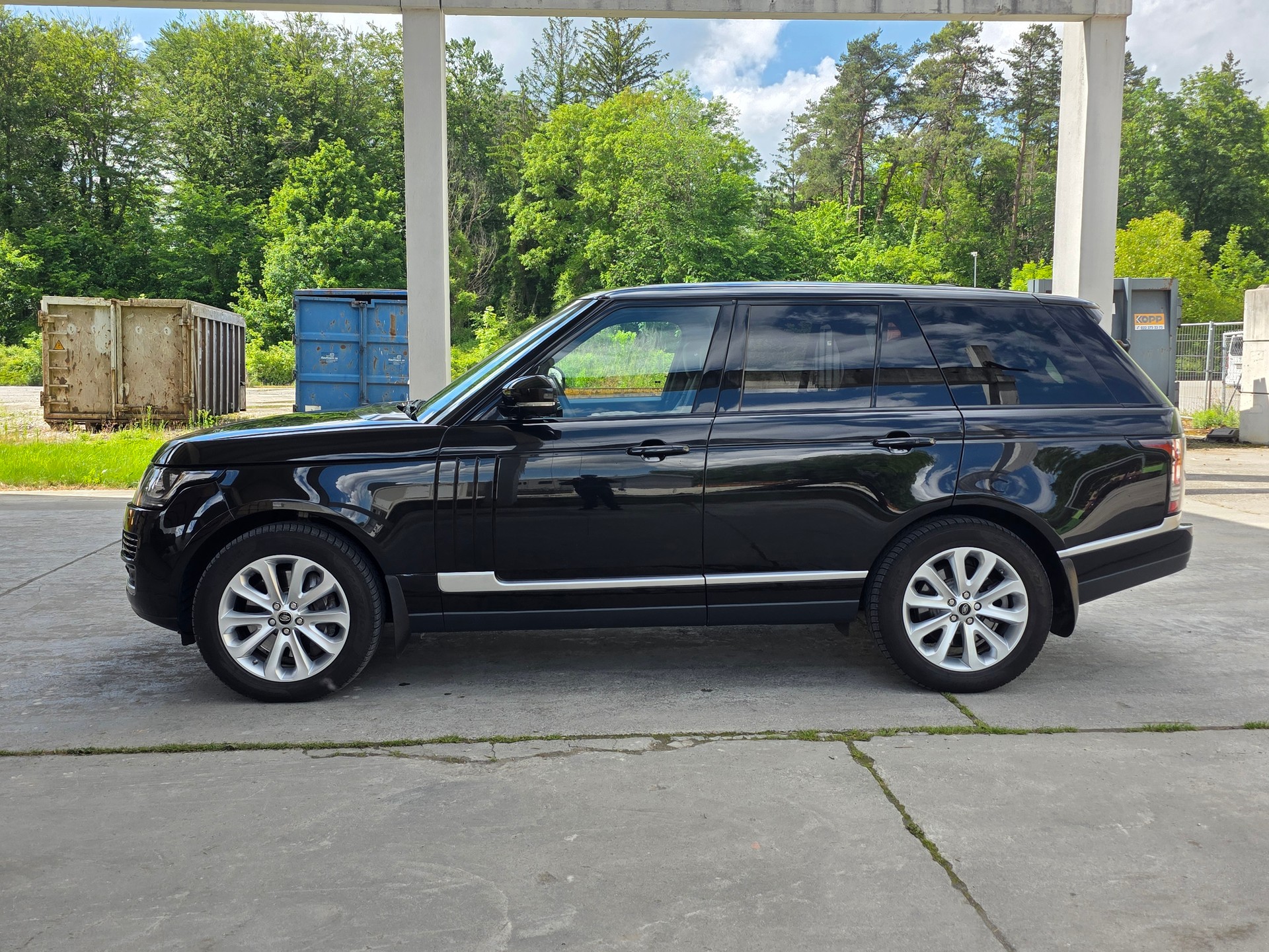 LAND ROVER Range Rover 3.0 TDV6 Vogue Automatic-image-2