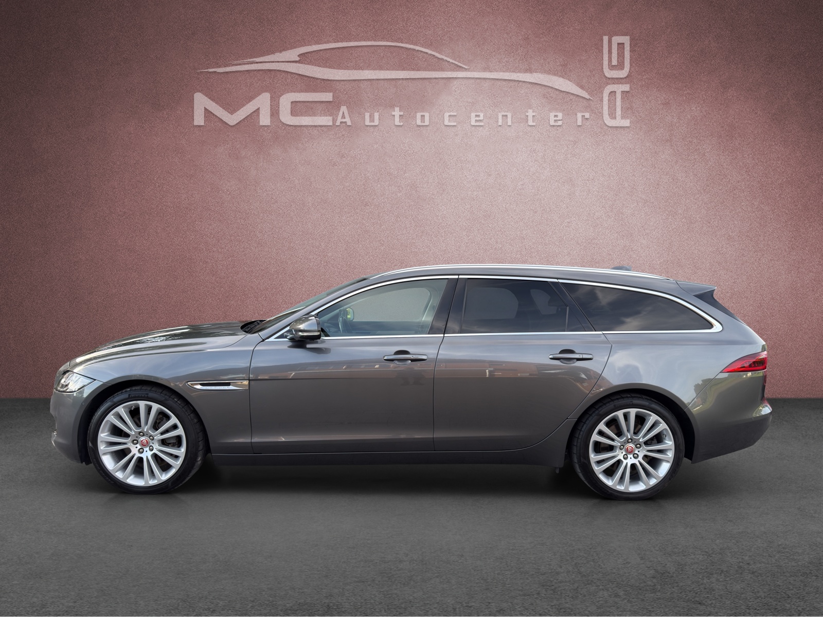 JAGUAR XF Sportbrake 25d Portfolio AWD Automatic-image-1