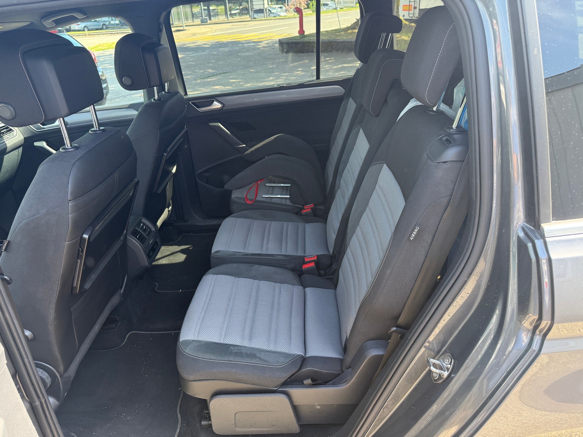 VW Touran 1.4 TSI BlueMotion Technology Highline DSG-image-11