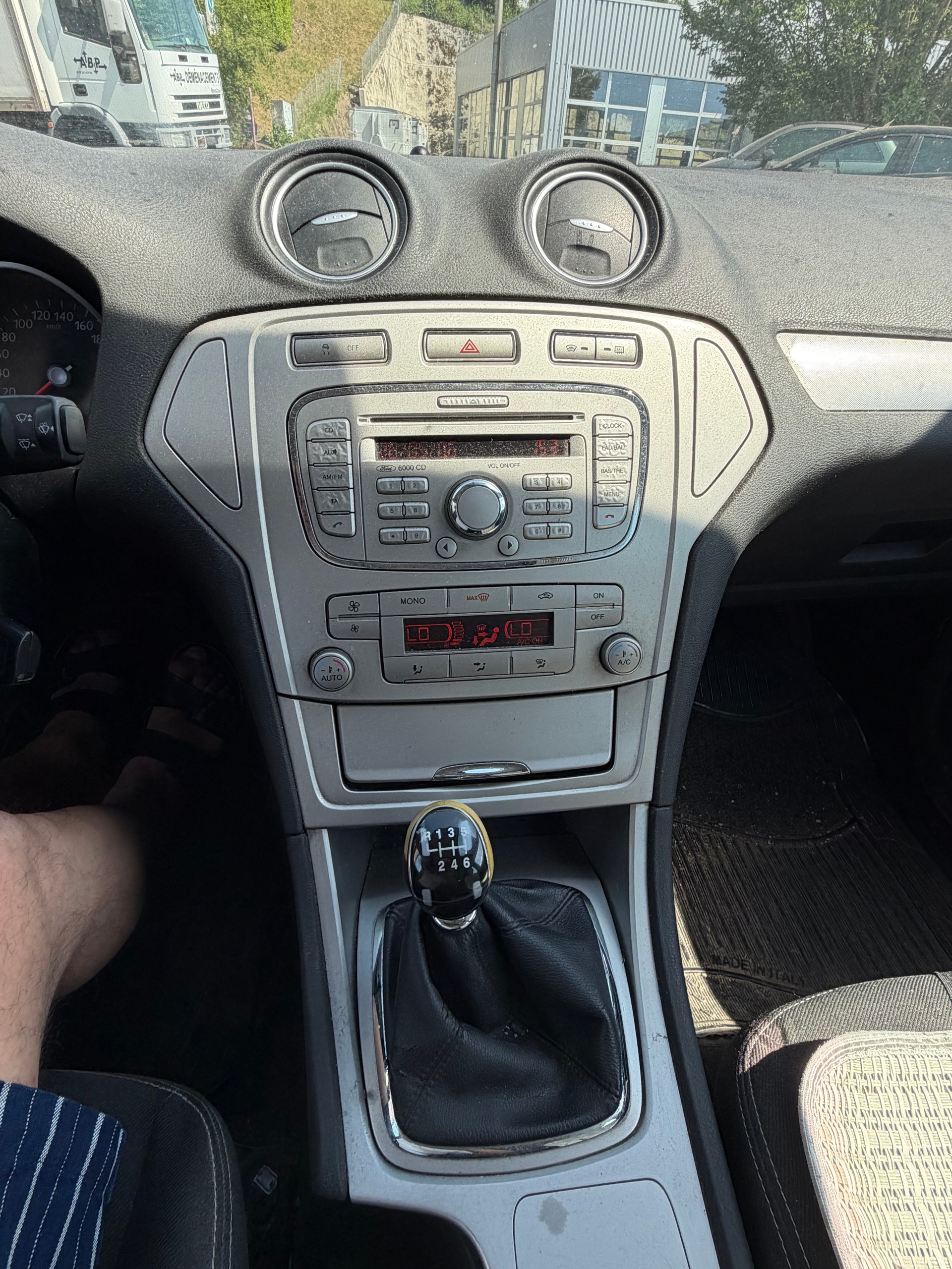 FORD Mondeo 2.0 TDCi 16V Carving-image-8