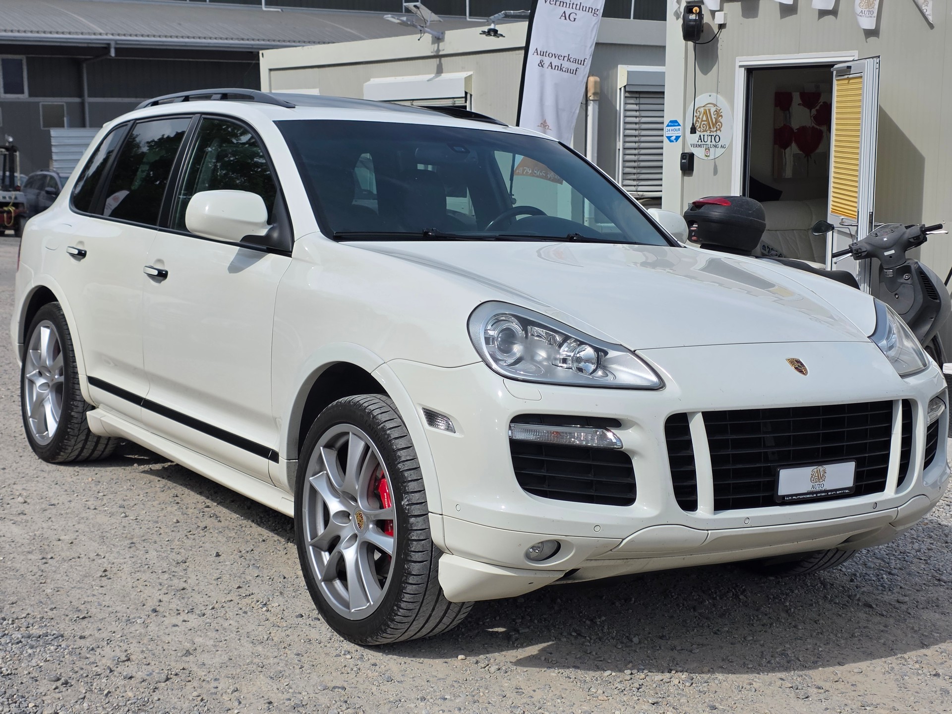 PORSCHE Cayenne GTS Tiptronic Frisch ab MFK / Frisch ab Service / Gratis Lieferung / KANN AUCH ABPLATZ GEKAUFT WERDEN-image-6